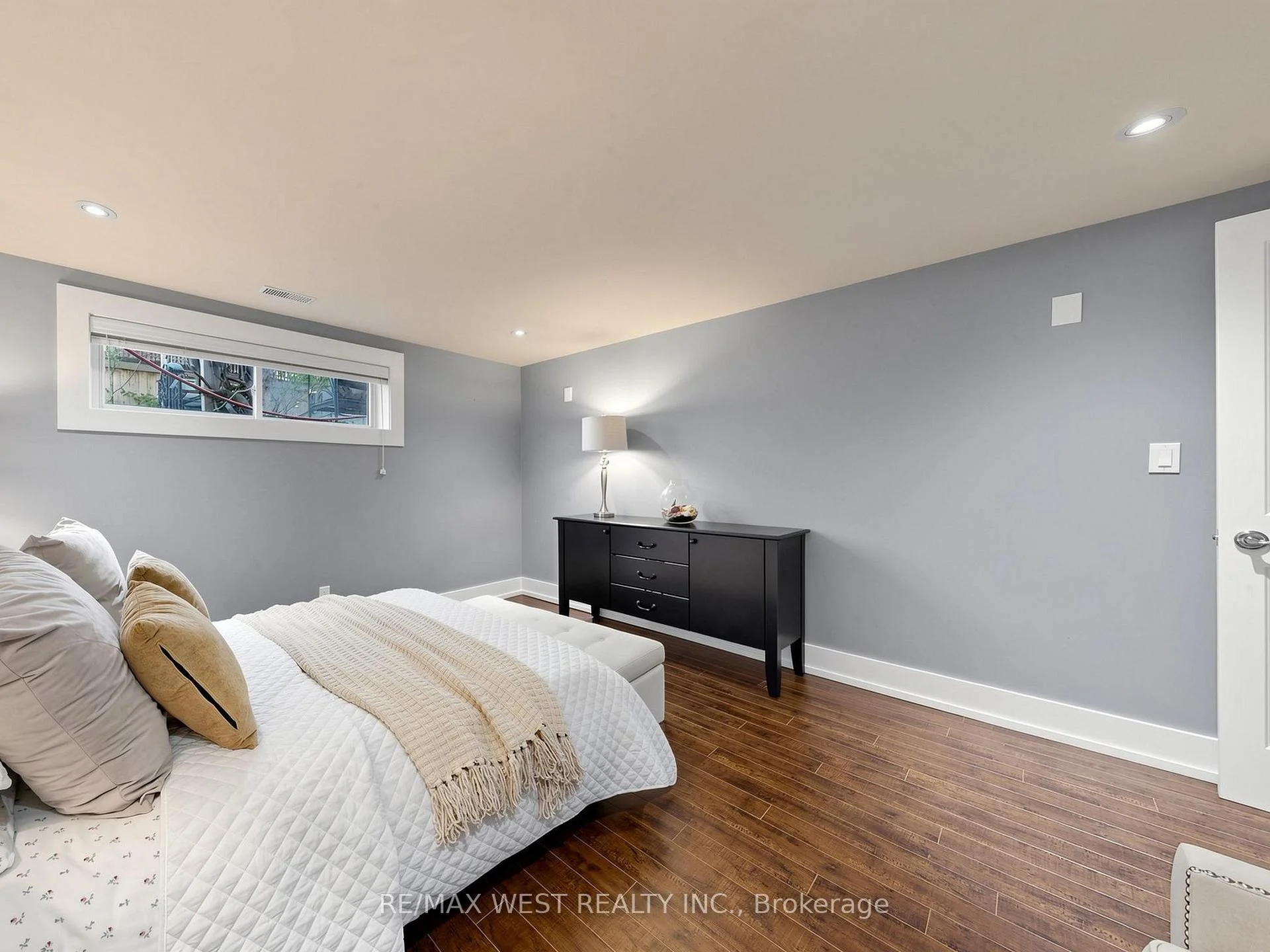 Photo 53 of 151 Palm Drive, North York, Clanton Park — HOMEH