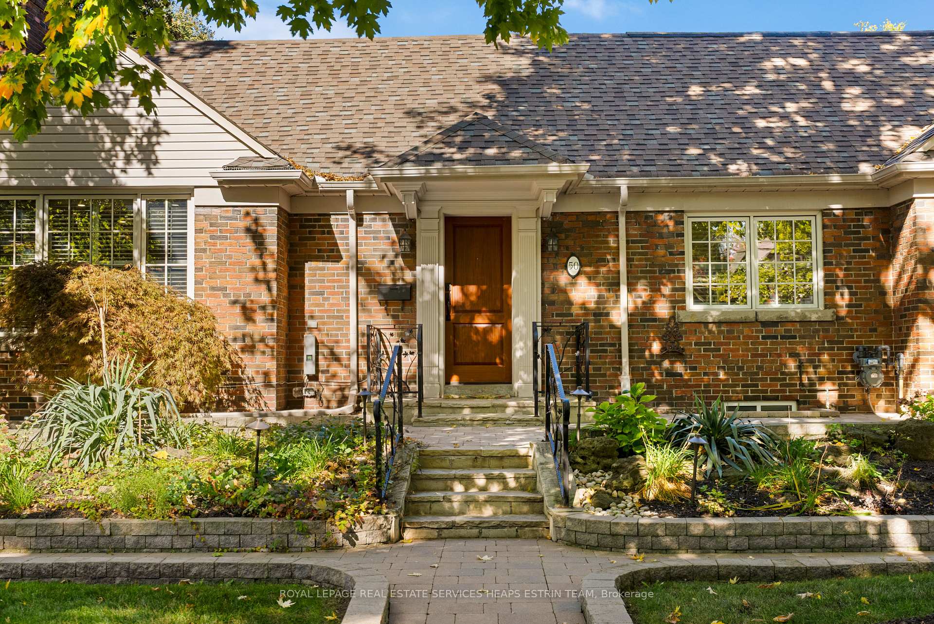 Photo 3 of 50 Meadowvale Drive, Etobicoke, Stonegate-Queensway — HOMEH