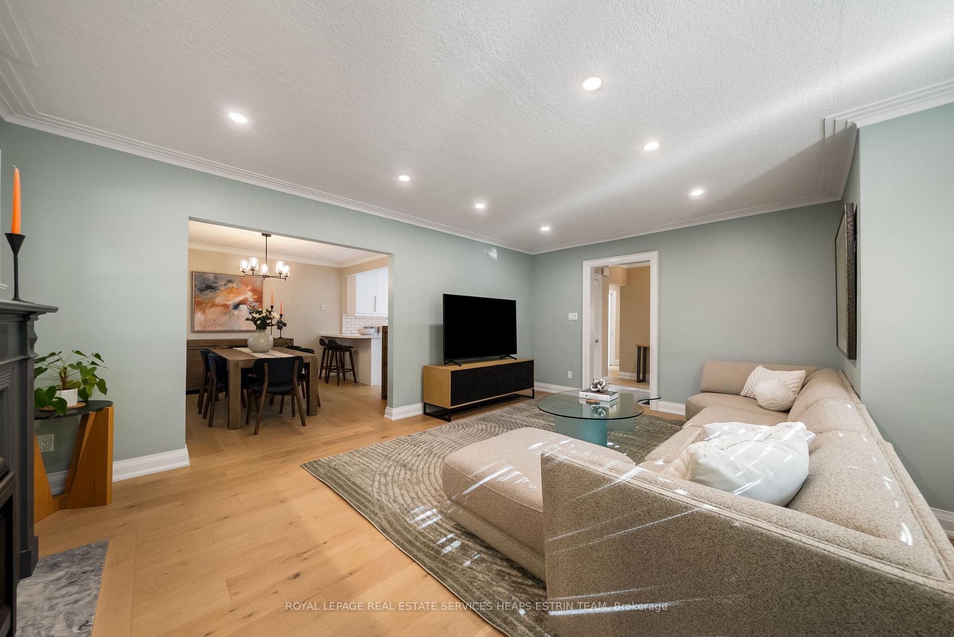 Photo 7 of 50 Meadowvale Drive, Etobicoke, Stonegate-Queensway — HOMEH