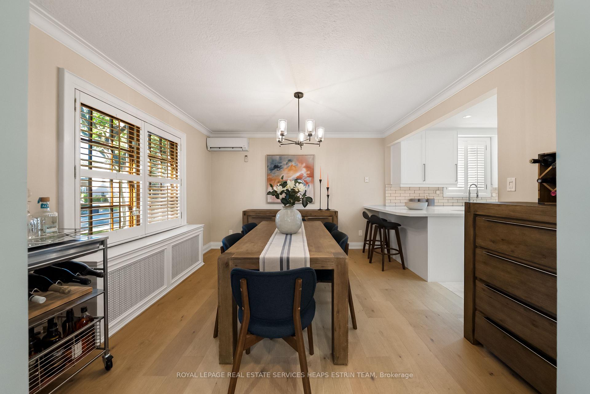 Photo 8 of 50 Meadowvale Drive, Etobicoke, Stonegate-Queensway — HOMEH