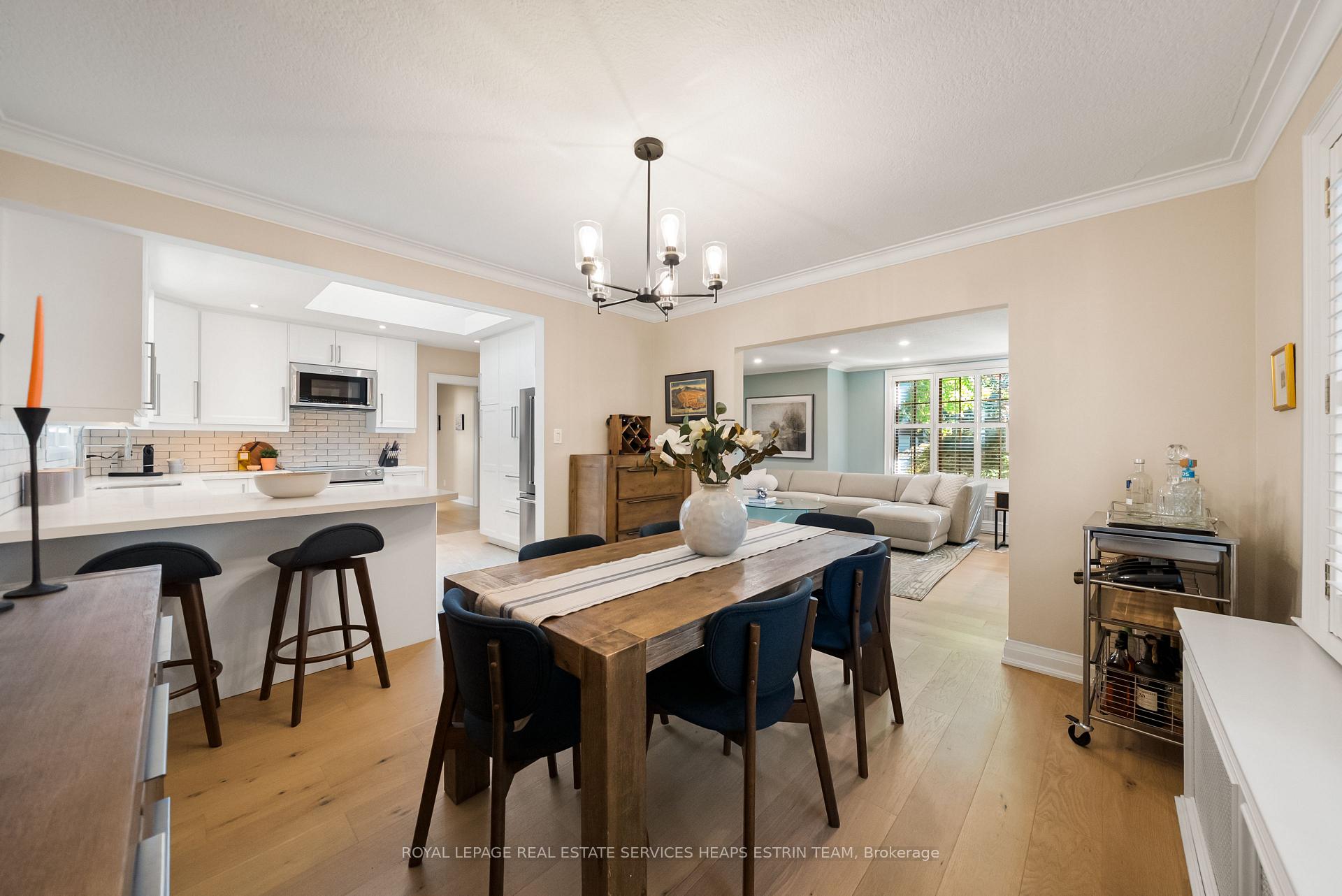 Photo 9 of 50 Meadowvale Drive, Etobicoke, Stonegate-Queensway — HOMEH