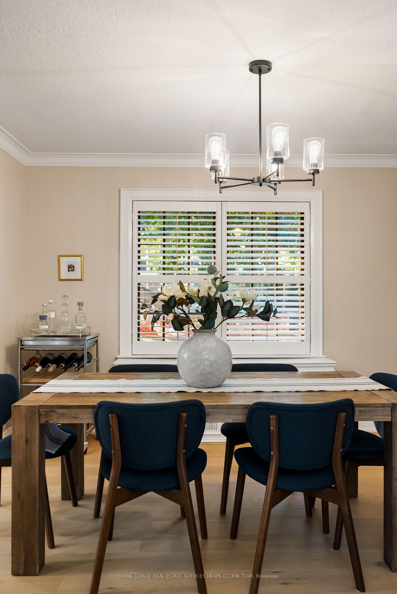 Photo 10 of 50 Meadowvale Drive, Etobicoke, Stonegate-Queensway — HOMEH