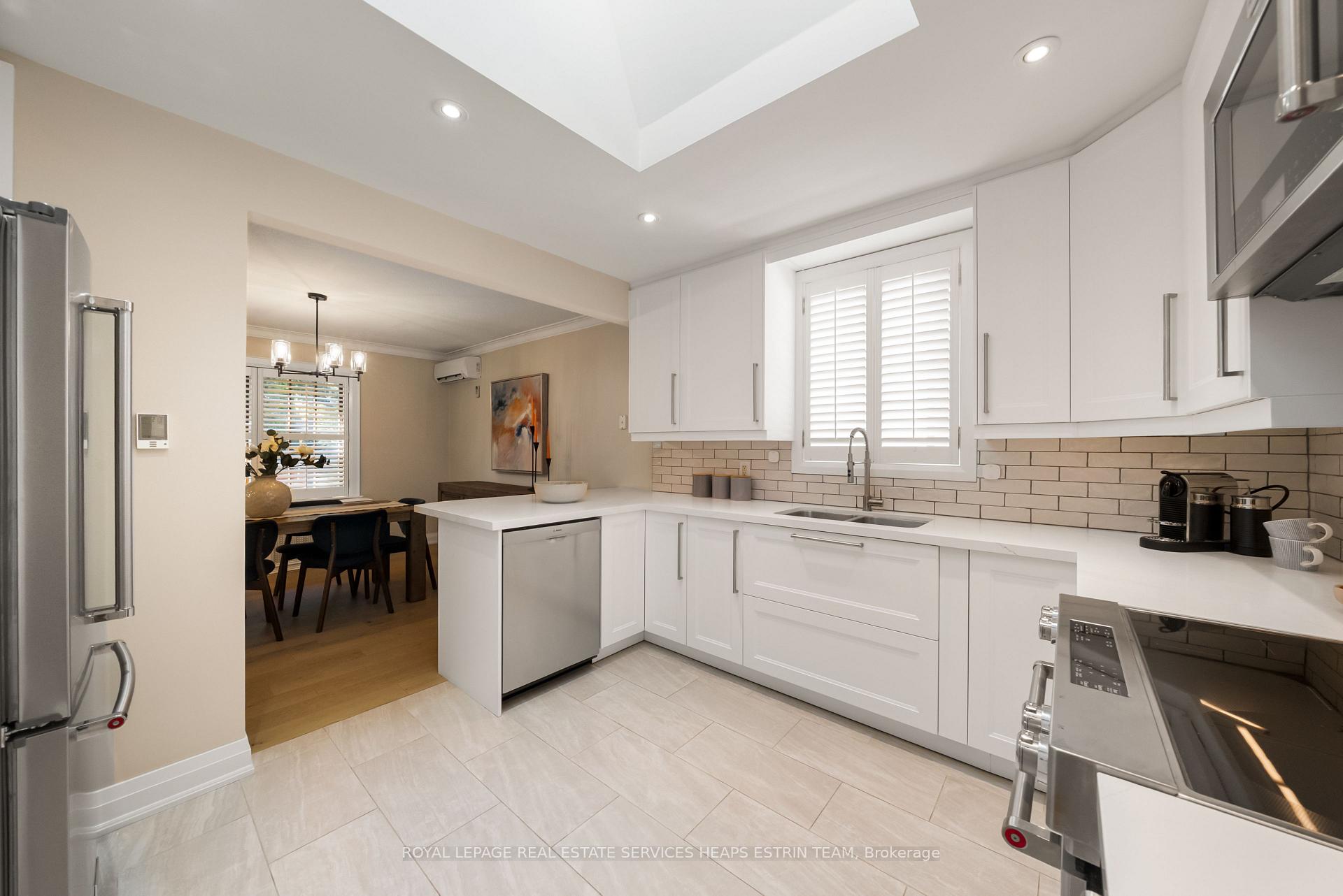 Photo 13 of 50 Meadowvale Drive, Etobicoke, Stonegate-Queensway — HOMEH