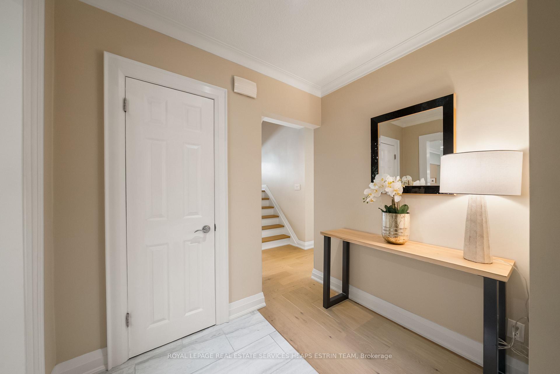 Photo 16 of 50 Meadowvale Drive, Etobicoke, Stonegate-Queensway — HOMEH
