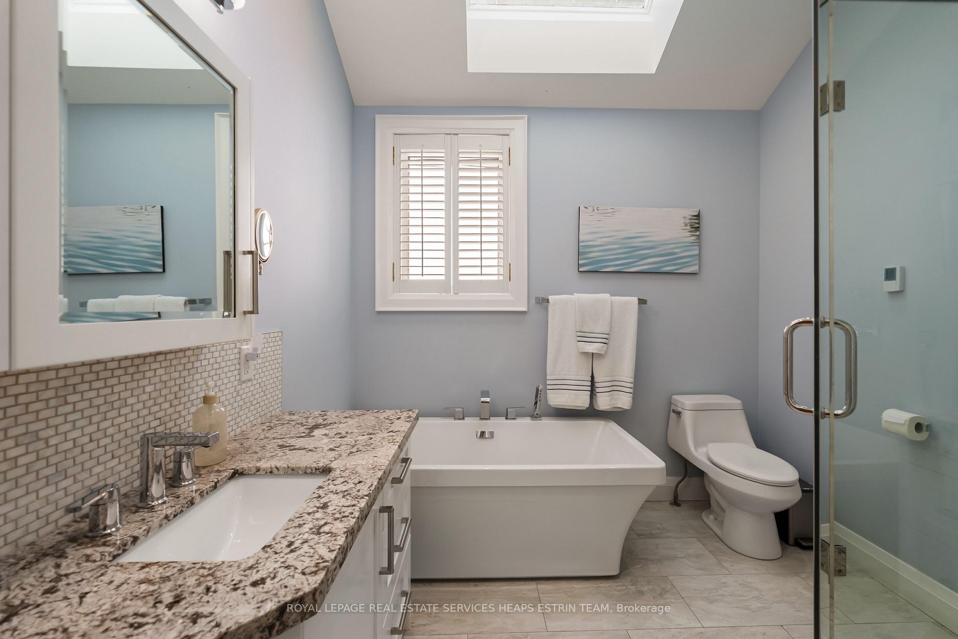 Photo 23 of 50 Meadowvale Drive, Etobicoke, Stonegate-Queensway — HOMEH