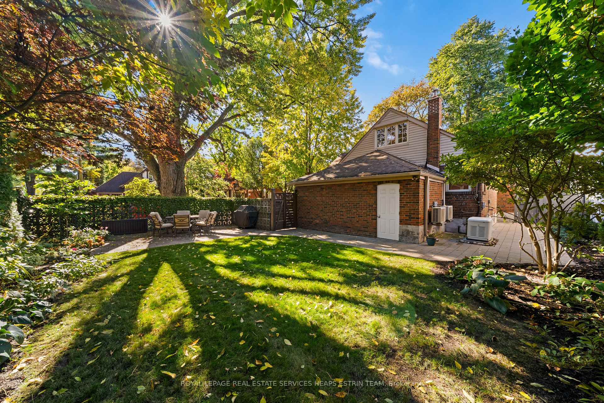 Photo 40 of 50 Meadowvale Drive, Etobicoke, Stonegate-Queensway — HOMEH