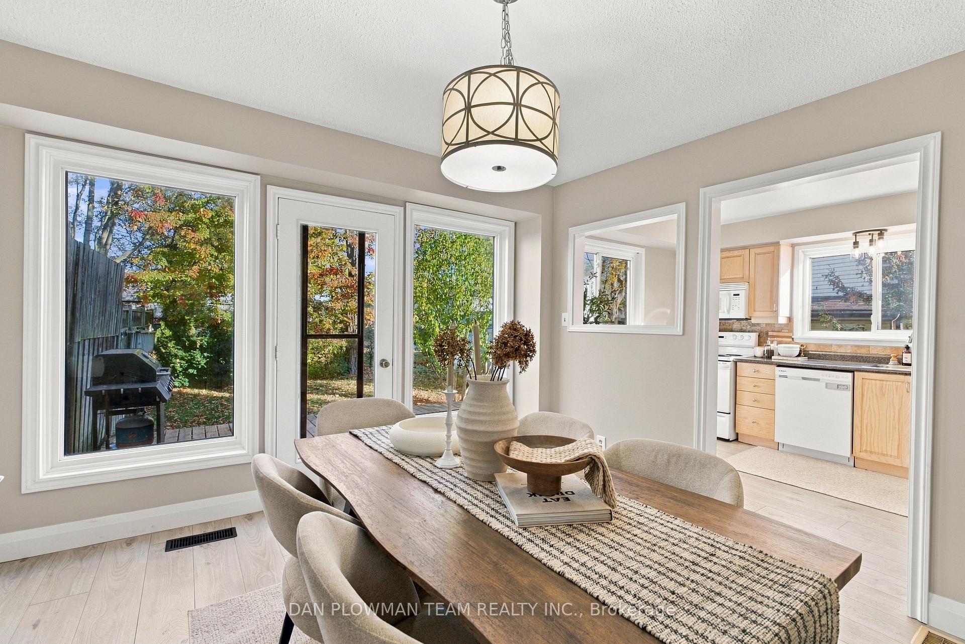Photo 8 of 1385 Fenelon Crescent, Oshawa, Lakeview — HOMEH