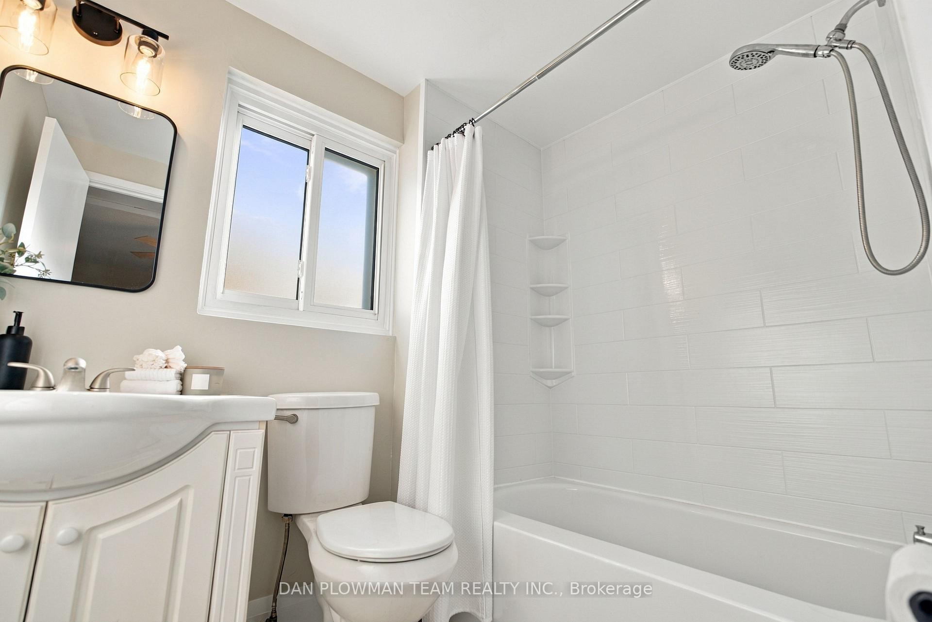 Photo 18 of 1385 Fenelon Crescent, Oshawa, Lakeview — HOMEH