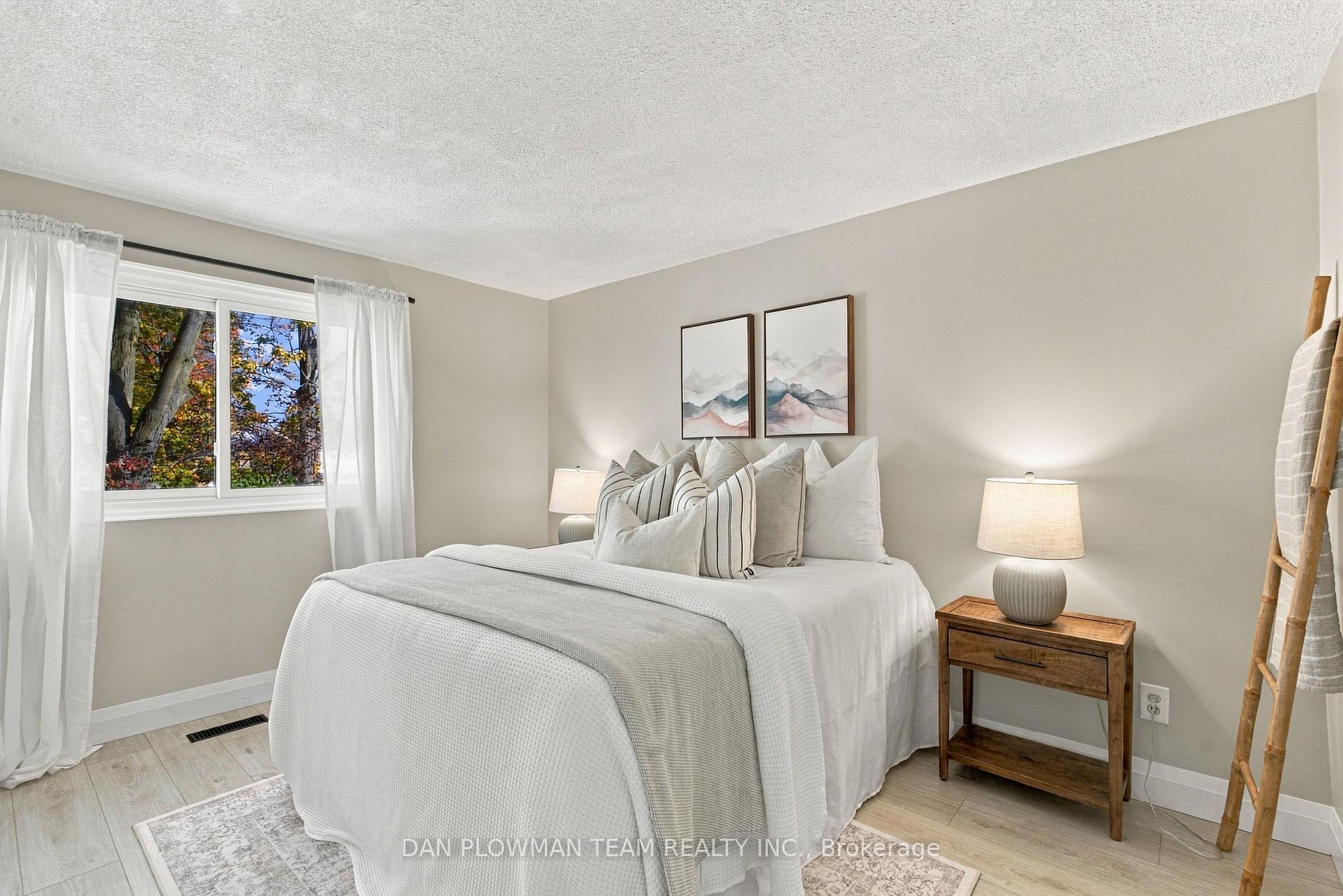 Photo 19 of 1385 Fenelon Crescent, Oshawa, Lakeview — HOMEH