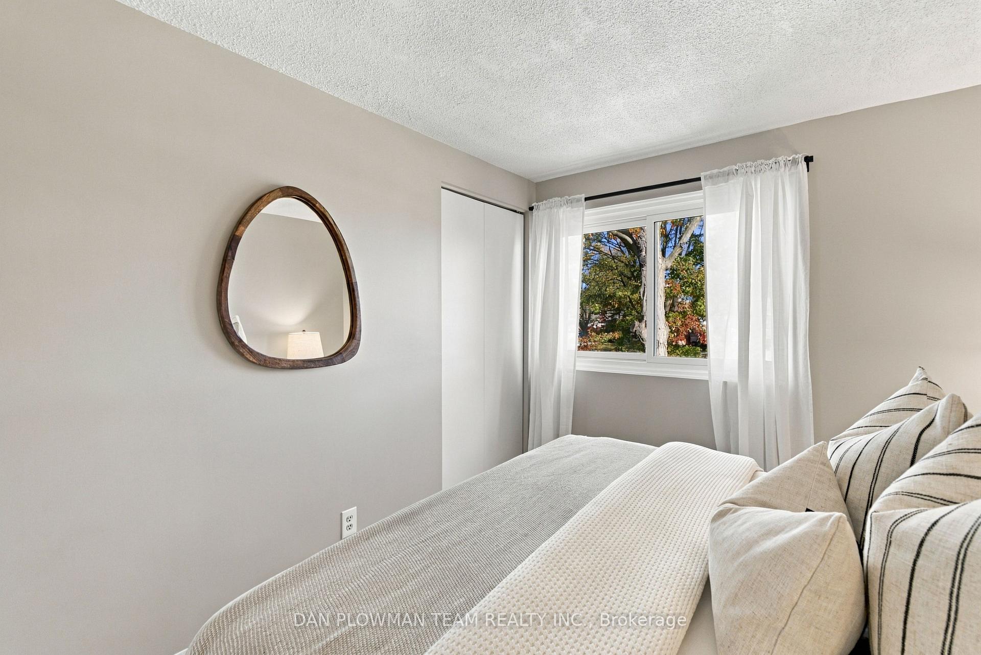 Photo 20 of 1385 Fenelon Crescent, Oshawa, Lakeview — HOMEH
