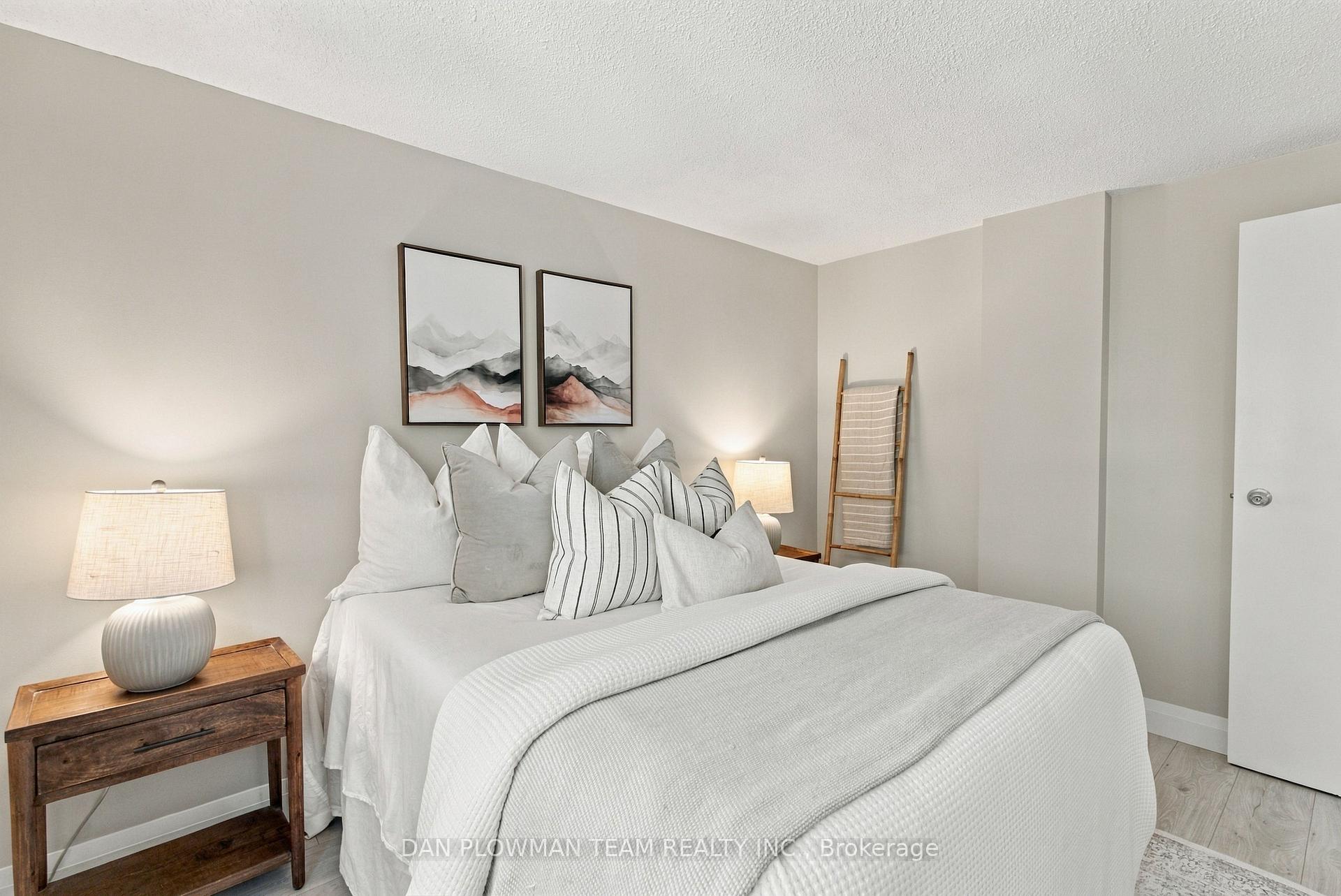 Photo 21 of 1385 Fenelon Crescent, Oshawa, Lakeview — HOMEH