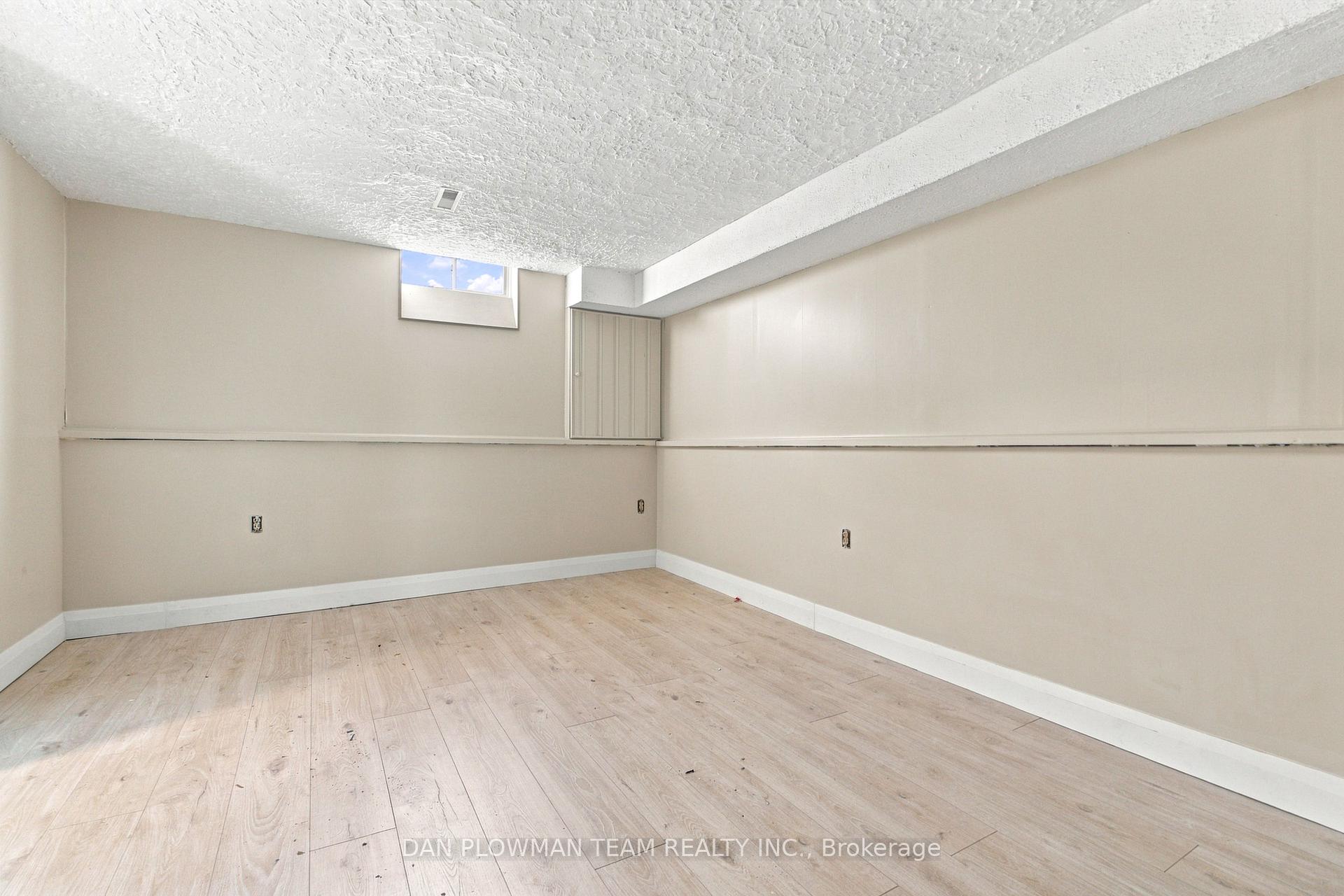 Photo 23 of 1385 Fenelon Crescent, Oshawa, Lakeview — HOMEH