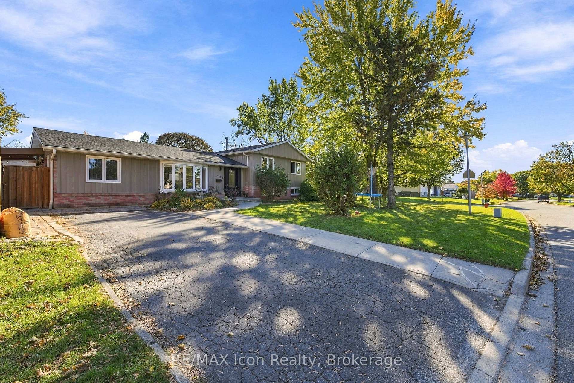 Photo 2 of 532 Churchill Avenue, Milton, Dorset Park — HOMEH