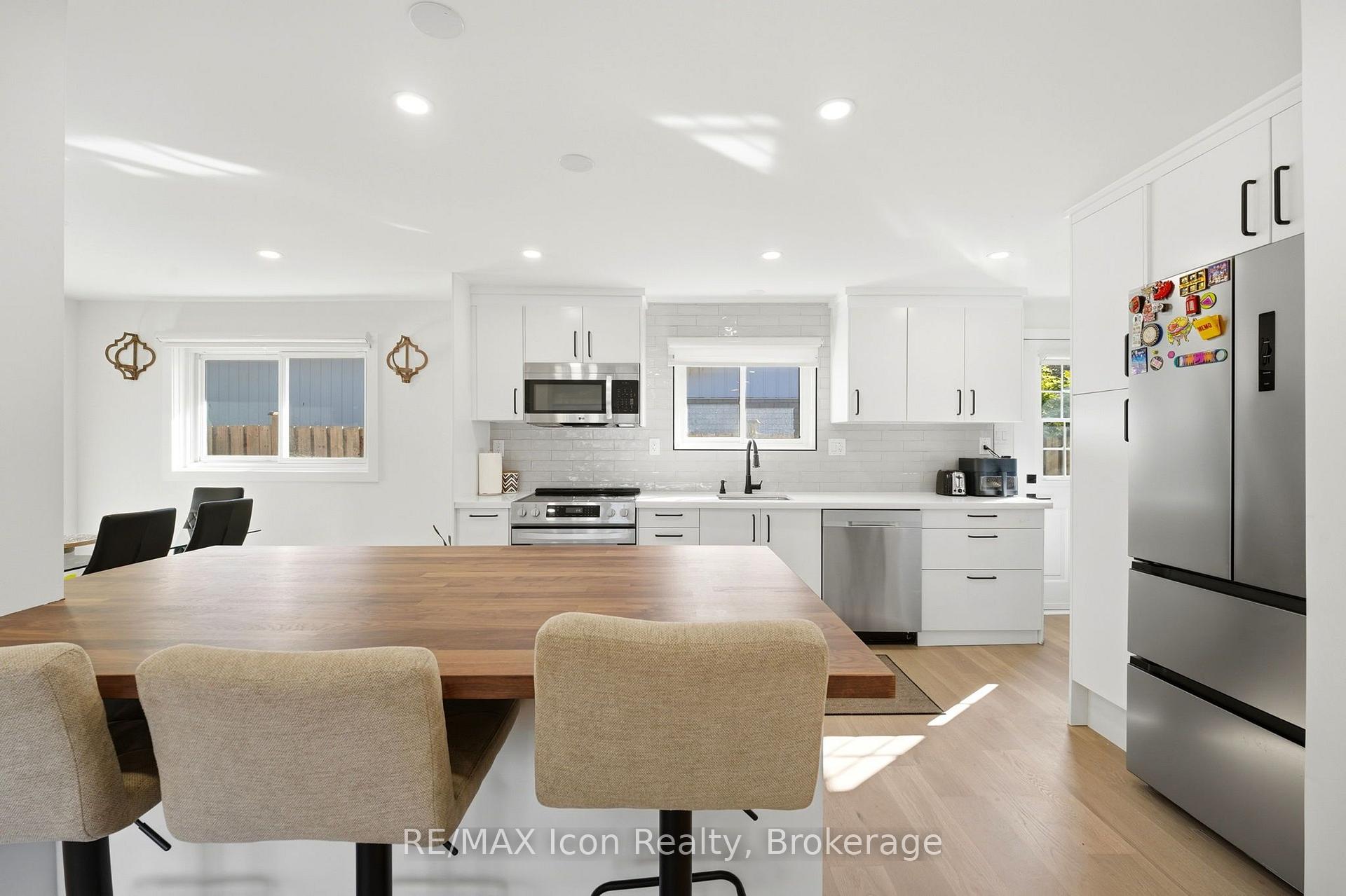 Photo 8 of 532 Churchill Avenue, Milton, Dorset Park — HOMEH