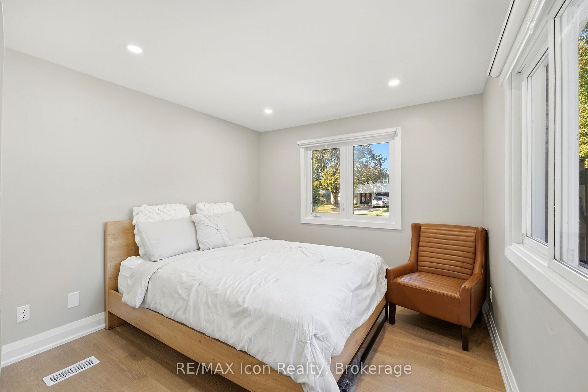 Photo 17 of 532 Churchill Avenue, Milton, Dorset Park — HOMEH