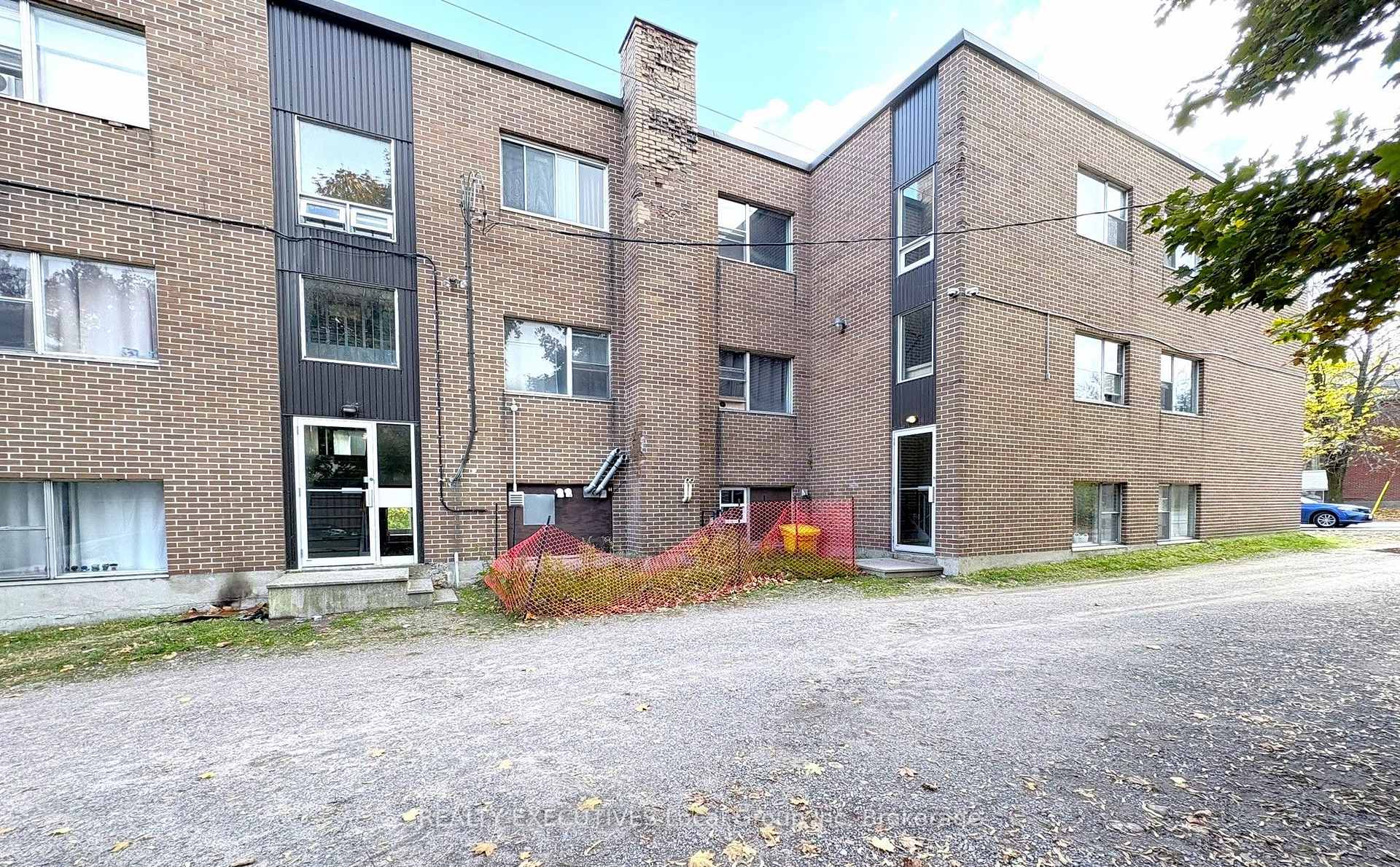 Photo 7 of 608-618 Lorne Avenue, North Bay, Central — HOMEH