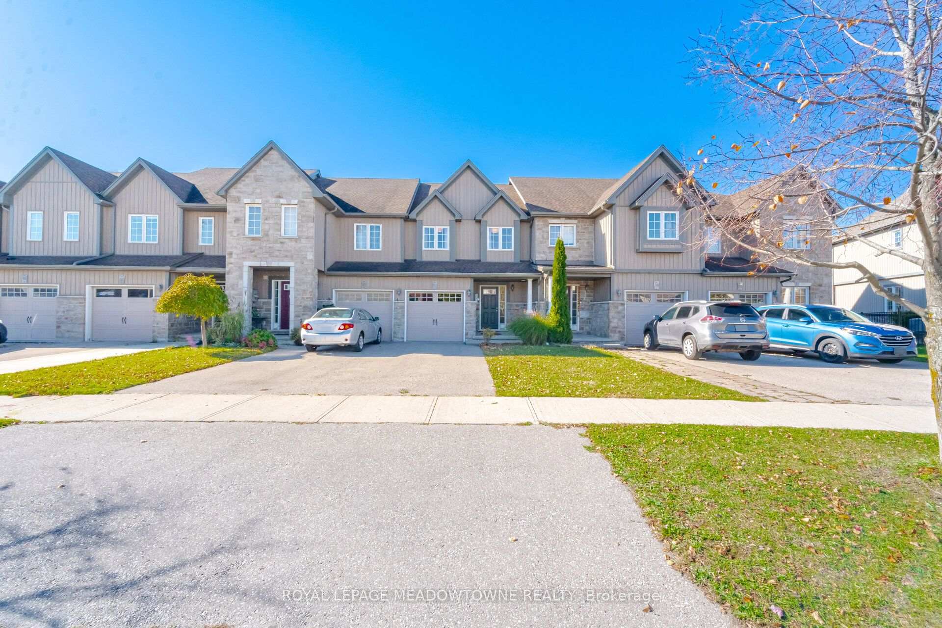 Photo 2 of 507 Windflower Crescent, Kitchener, Larentian West — HOMEH