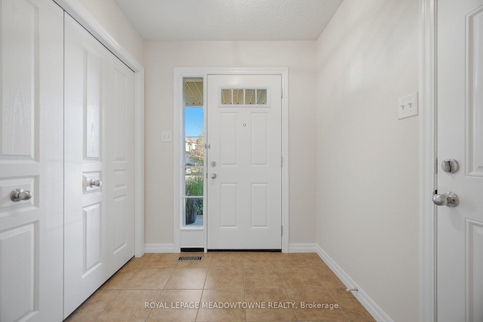 Photo 6 of 507 Windflower Crescent, Kitchener, Larentian West — HOMEH