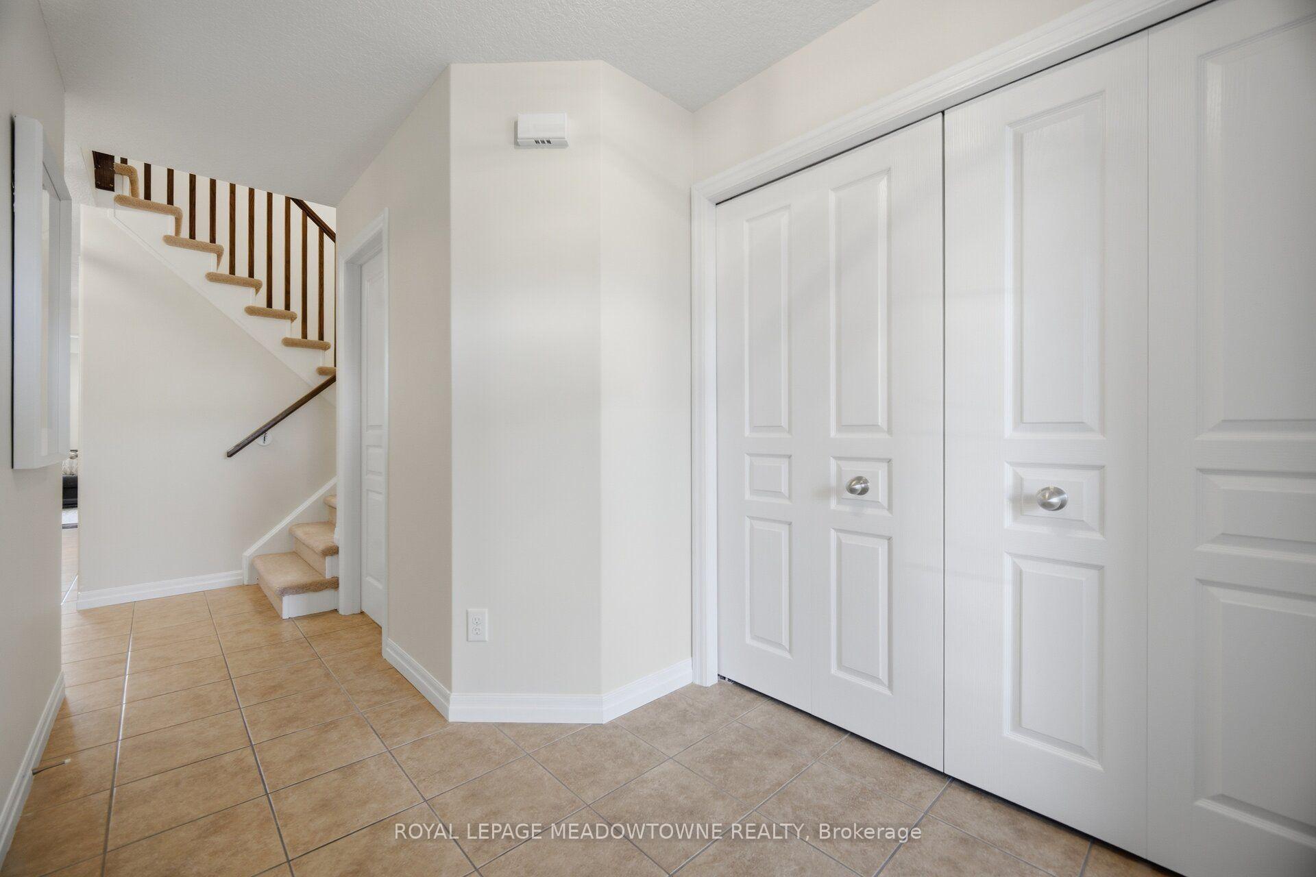 Photo 7 of 507 Windflower Crescent, Kitchener, Larentian West — HOMEH
