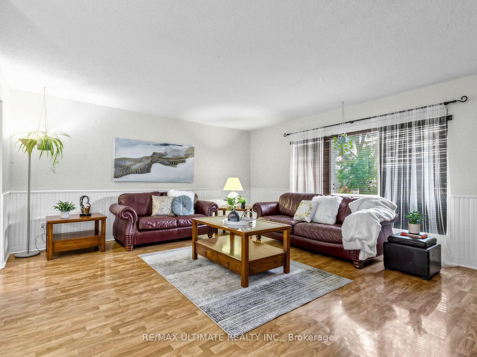 Photo 4 of 375 Calvert Court, Oshawa, Lakeview — HOMEH