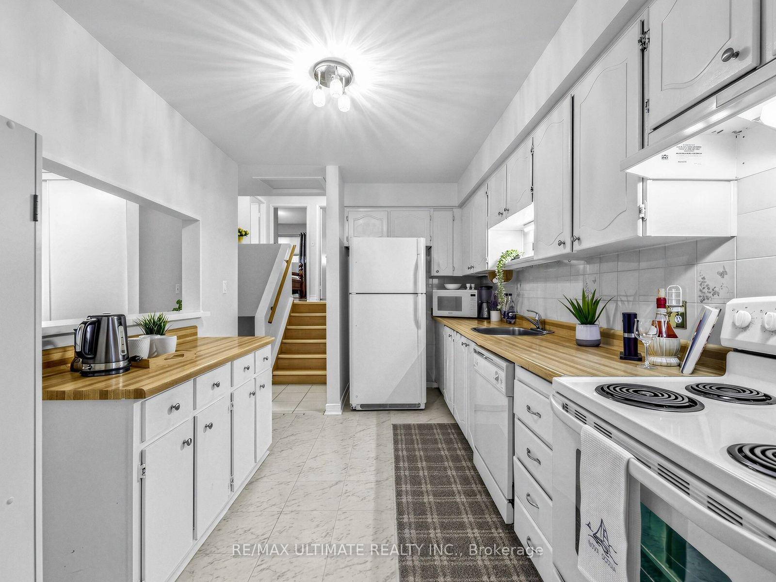 Photo 10 of 375 Calvert Court, Oshawa, Lakeview — HOMEH