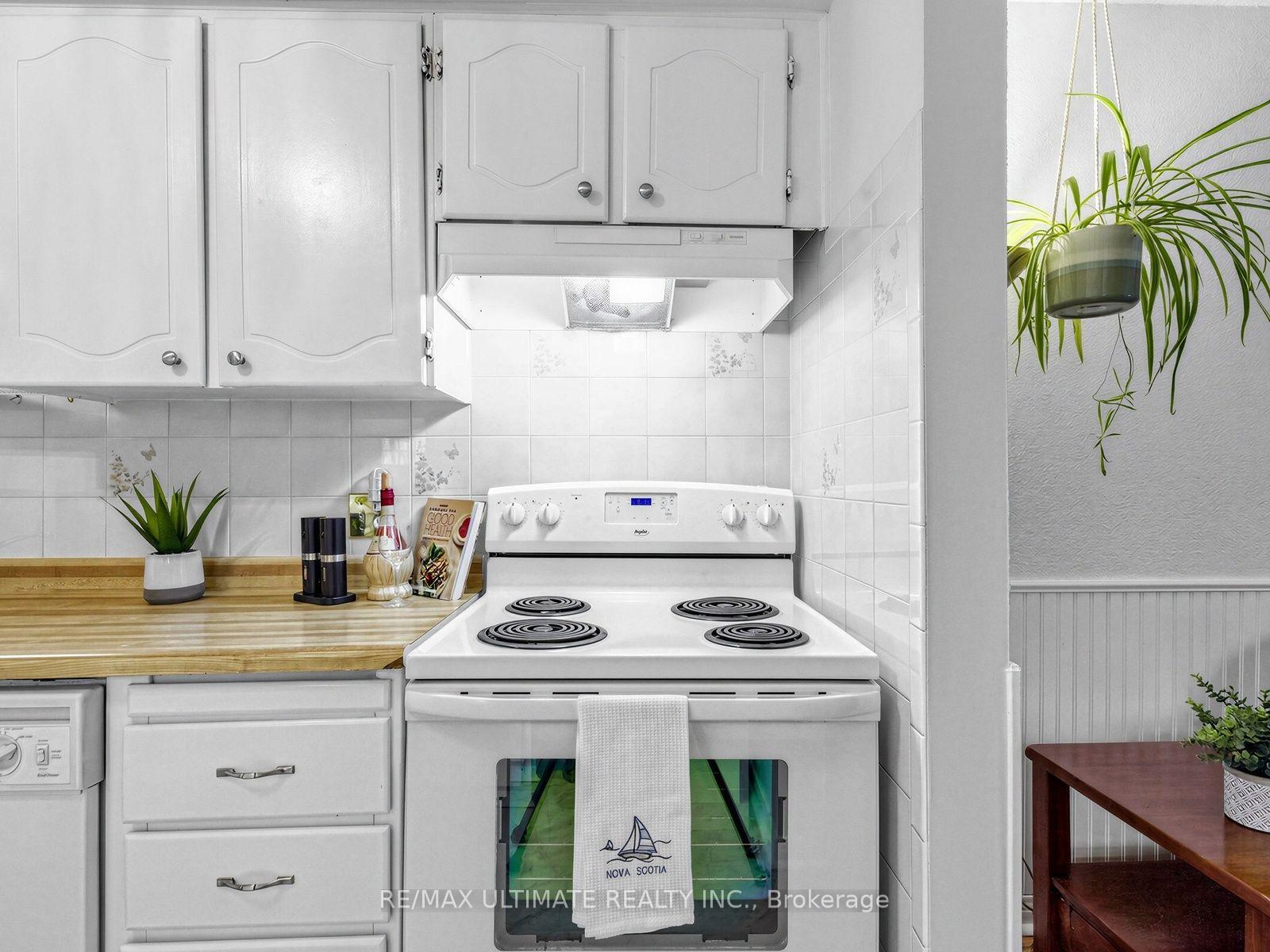 Photo 12 of 375 Calvert Court, Oshawa, Lakeview — HOMEH