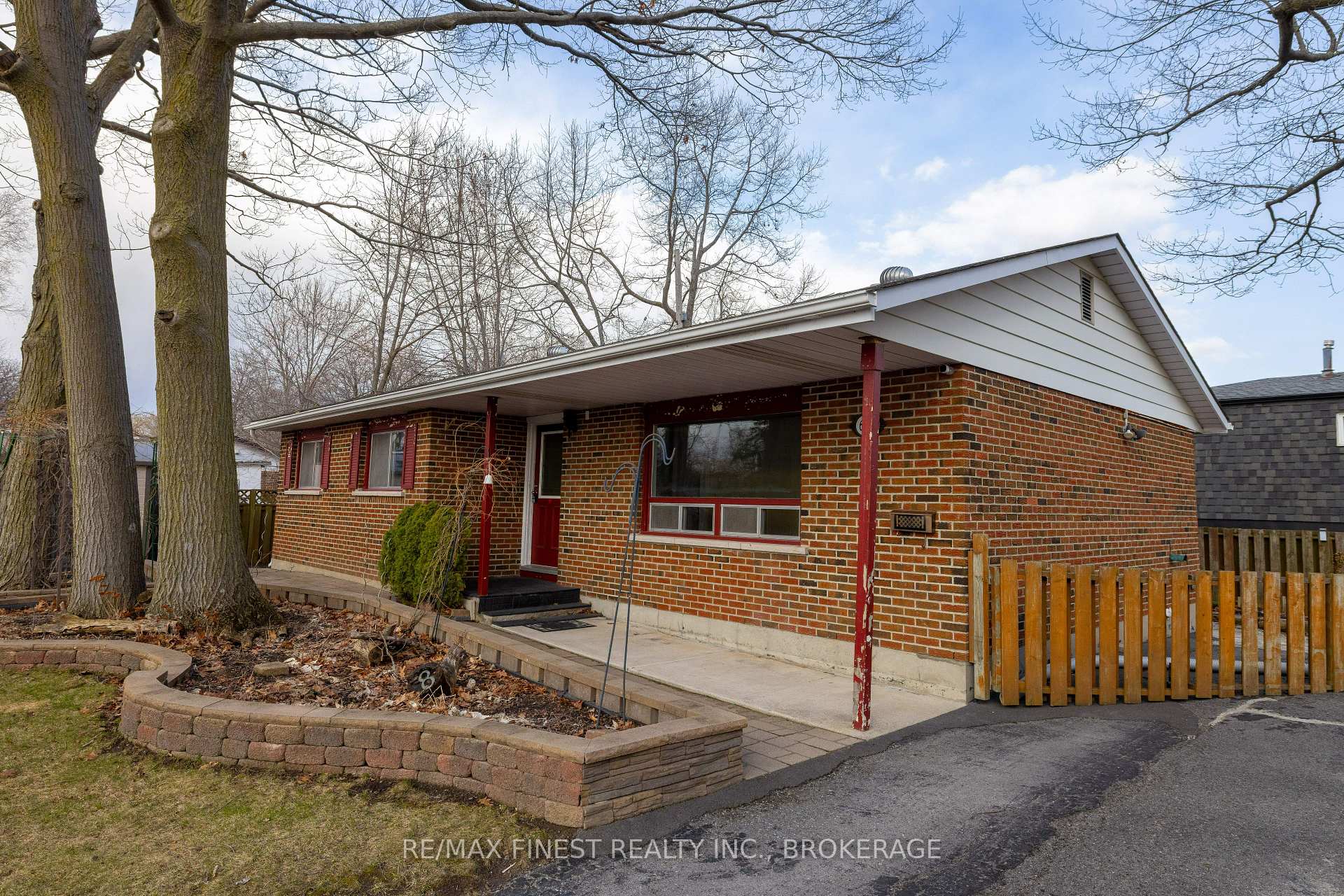 Photo 3 of 628 Stanford Street, Kingston, South of Taylor-Kidd Blvd — HOMEH