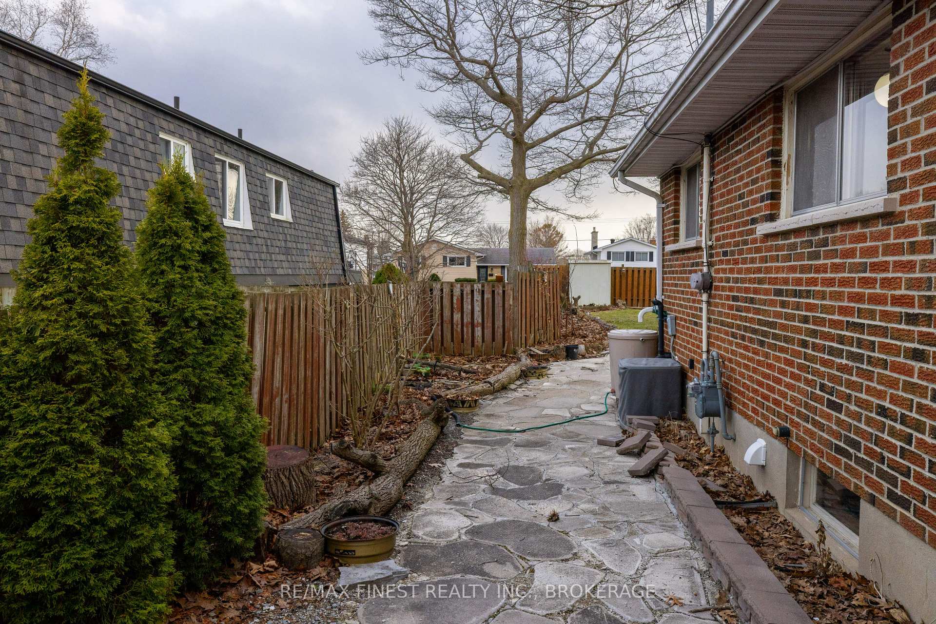 Photo 4 of 628 Stanford Street, Kingston, South of Taylor-Kidd Blvd — HOMEH