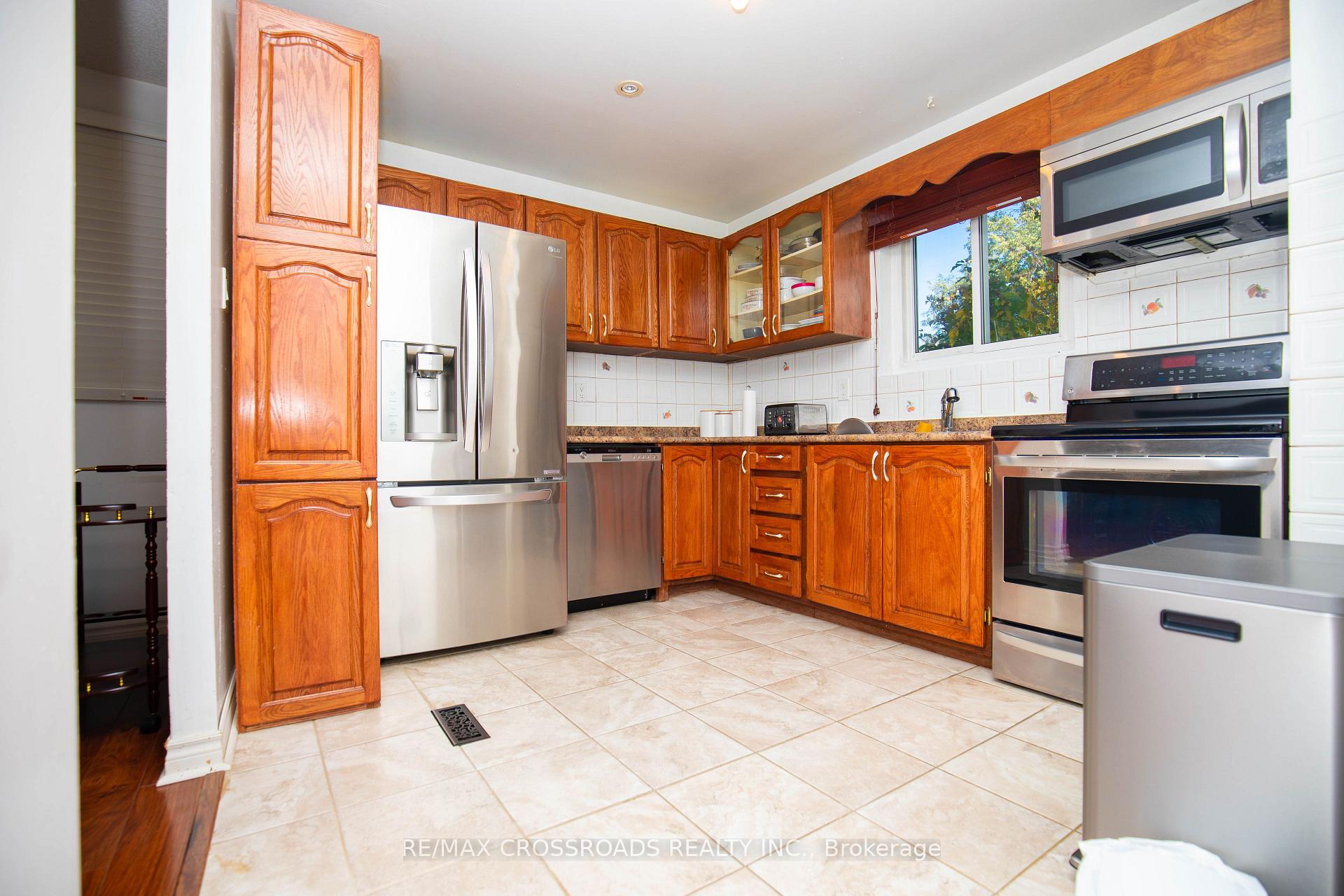 Photo 4 of Unit 23, 10 Bur Oak Way, North York, Glenfield-Jane Heights — HOMEH