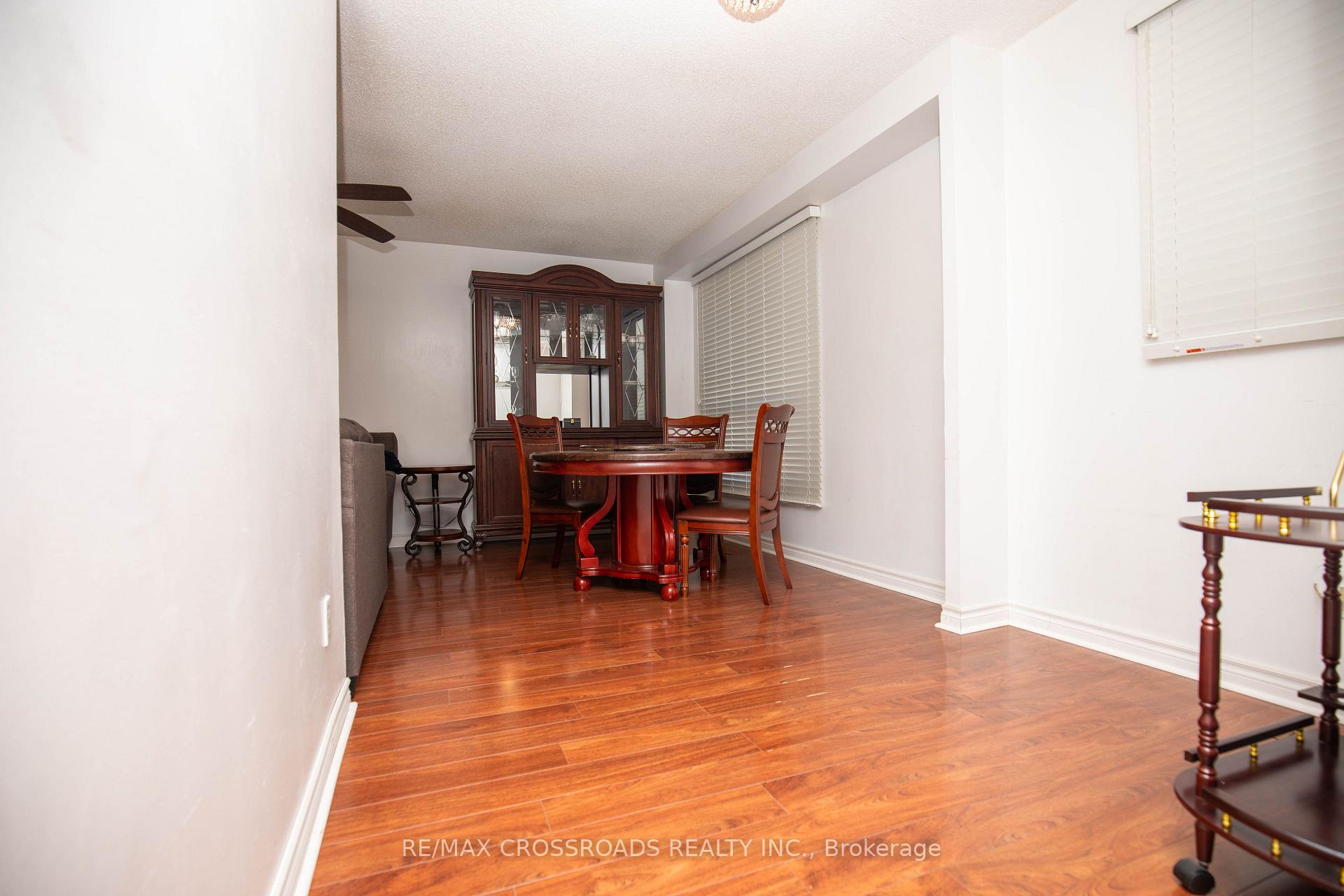Photo 6 of Unit 23, 10 Bur Oak Way, North York, Glenfield-Jane Heights — HOMEH