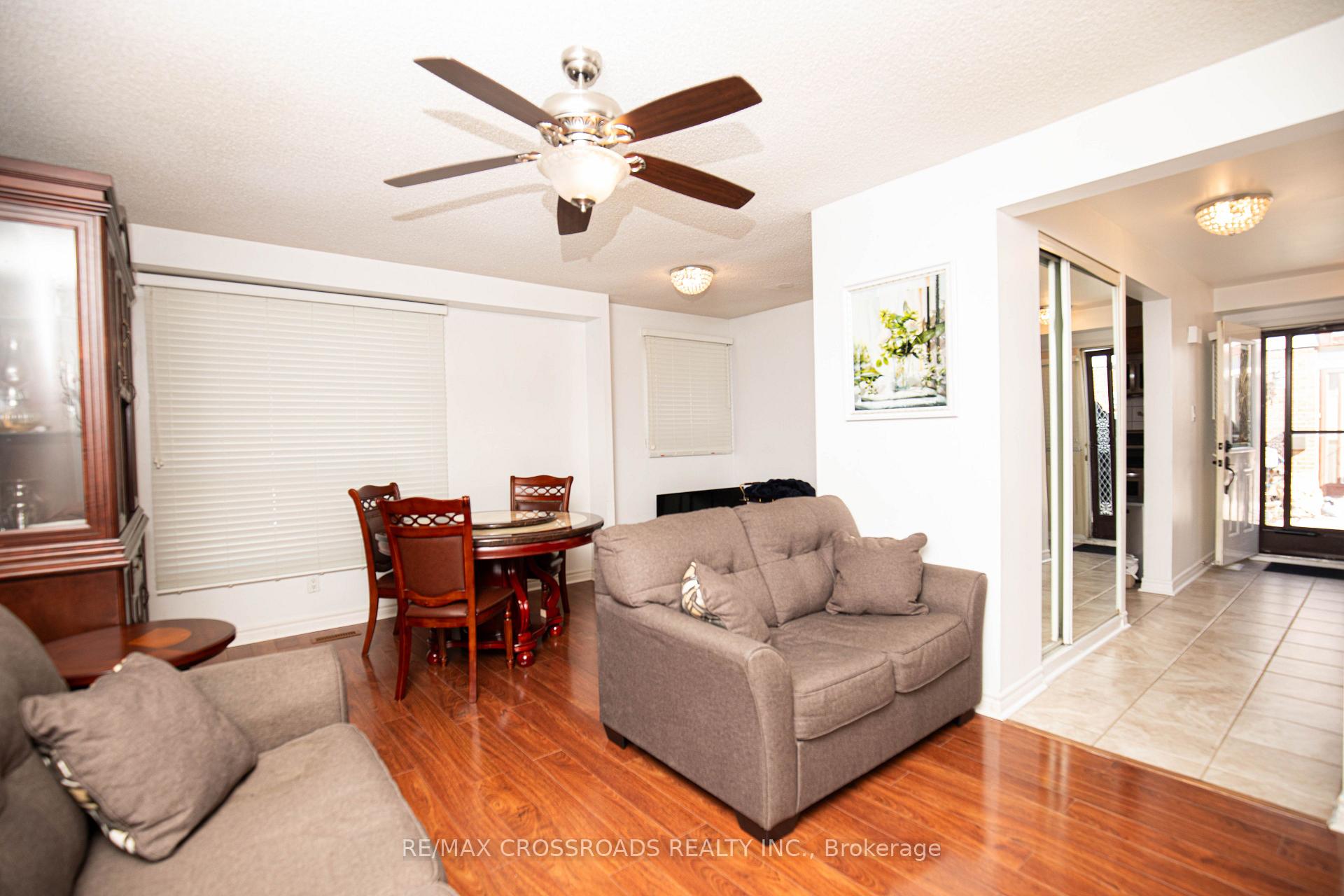Photo 10 of Unit 23, 10 Bur Oak Way, North York, Glenfield-Jane Heights — HOMEH
