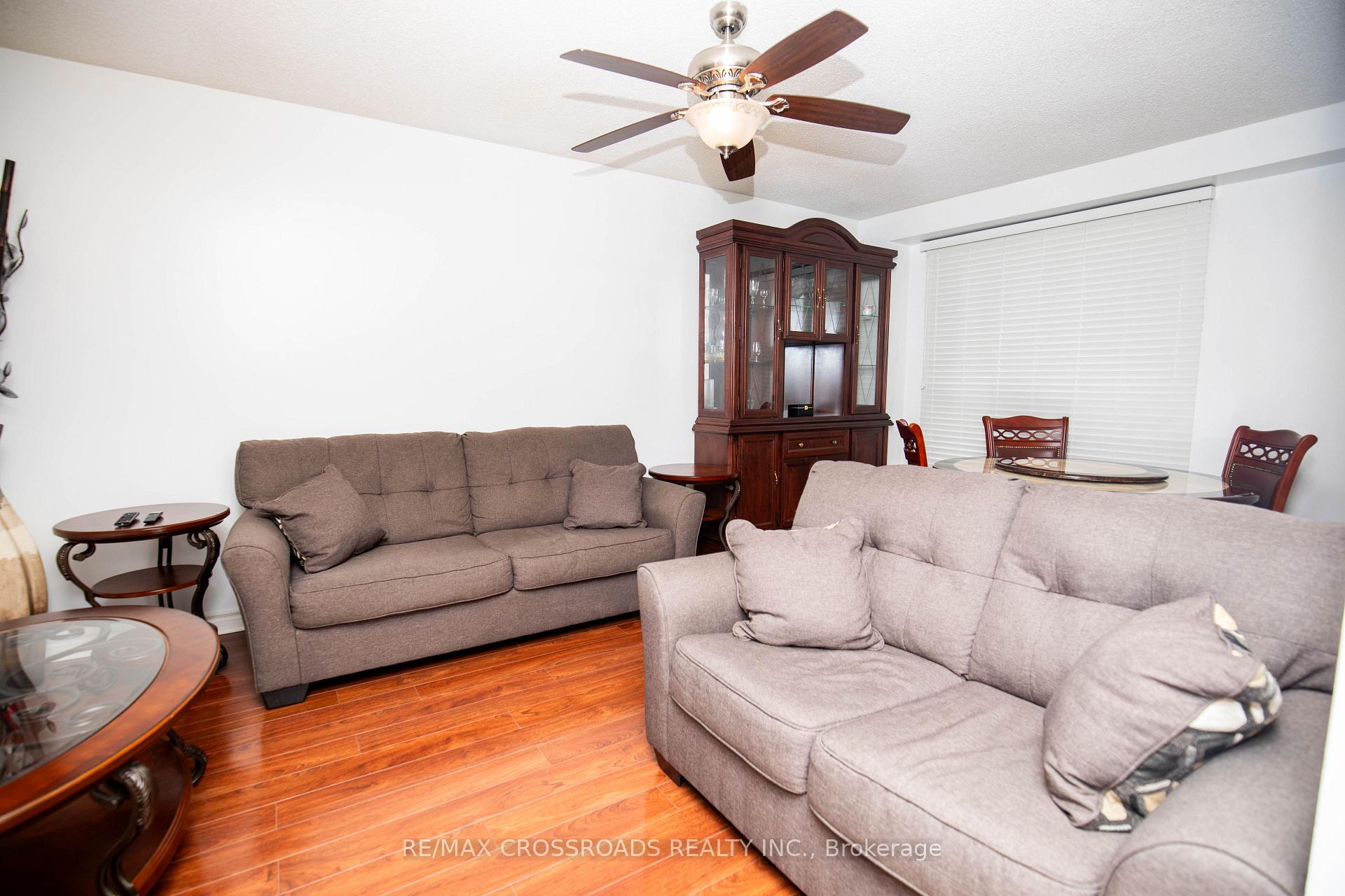 Photo 11 of Unit 23, 10 Bur Oak Way, North York, Glenfield-Jane Heights — HOMEH