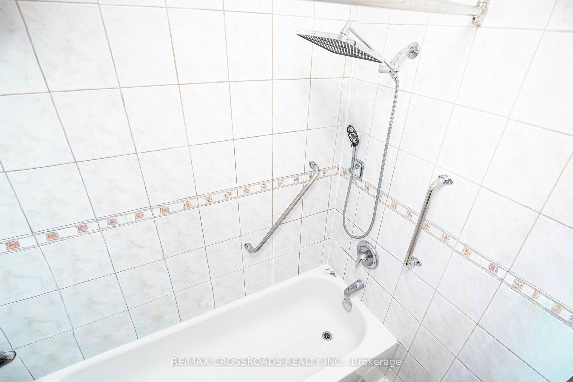 Photo 24 of Unit 23, 10 Bur Oak Way, North York, Glenfield-Jane Heights — HOMEH