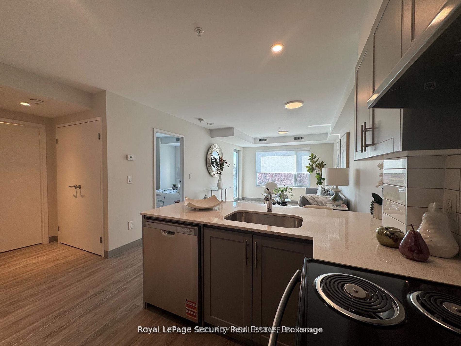 Photo 2 of Unit 710, 1015 Innisfil Beach Road, Innisfil, Alcona — HOMEH