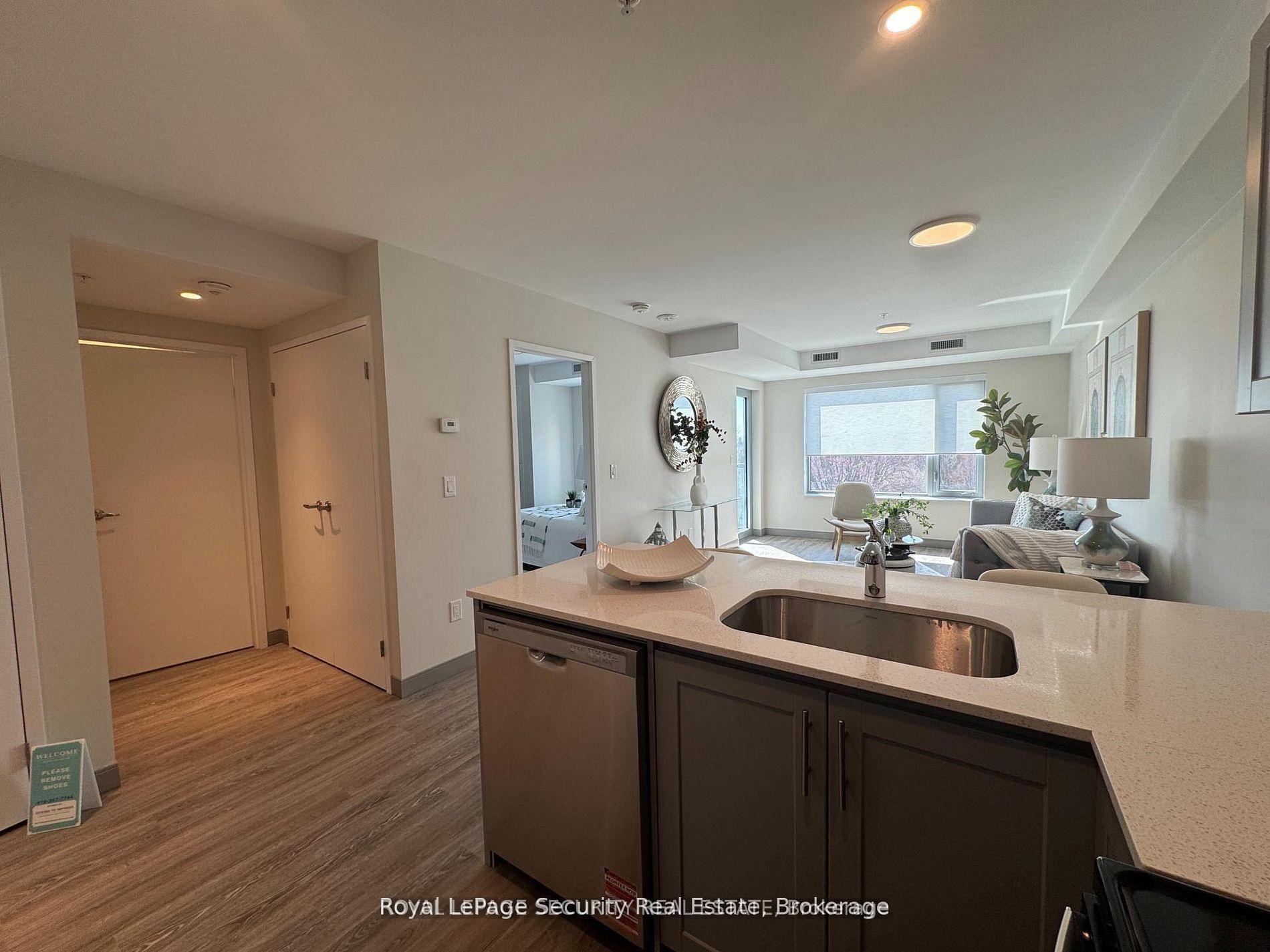 Photo 3 of Unit 710, 1015 Innisfil Beach Road, Innisfil, Alcona — HOMEH