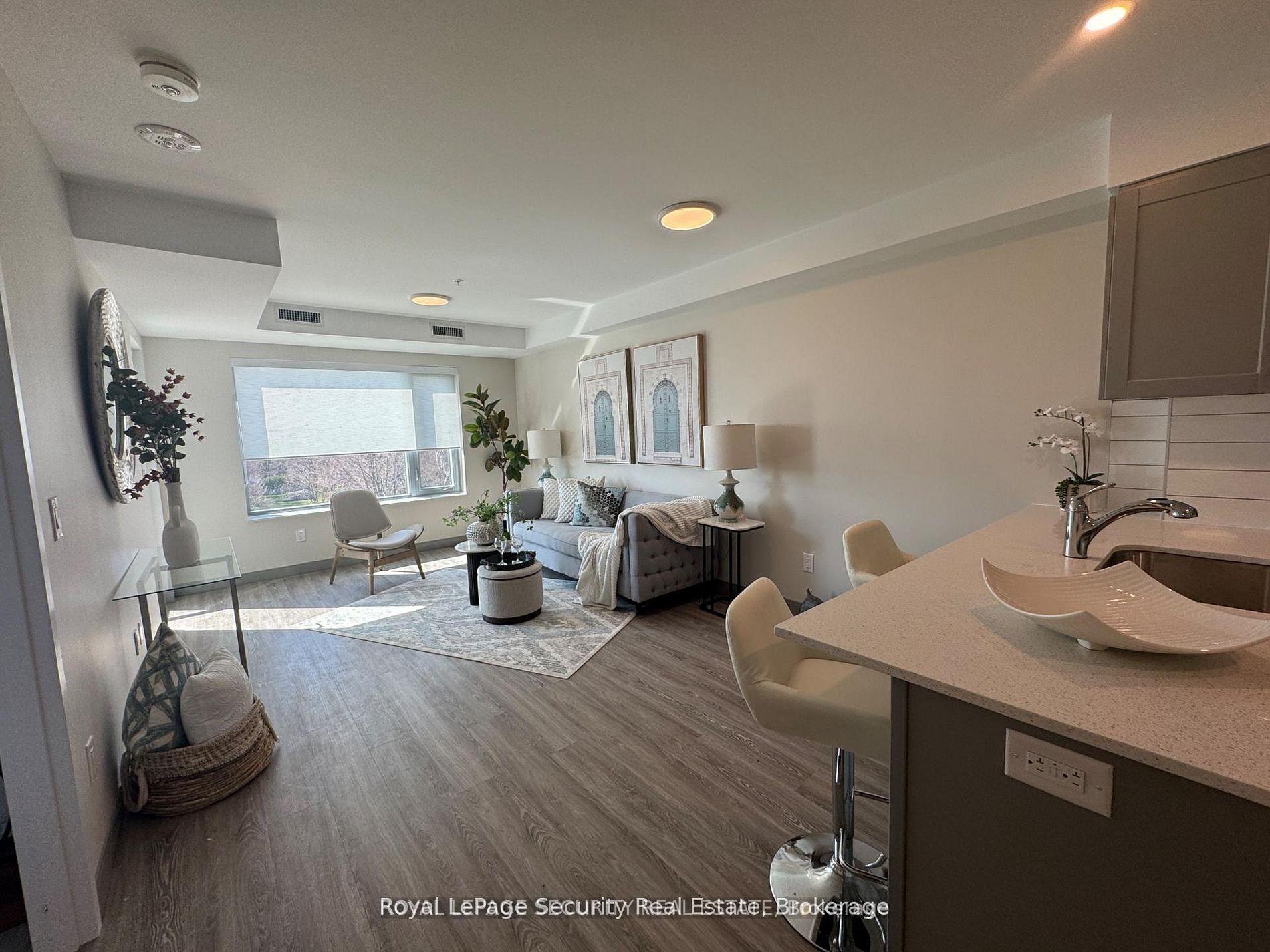 Photo 12 of Unit 710, 1015 Innisfil Beach Road, Innisfil, Alcona — HOMEH