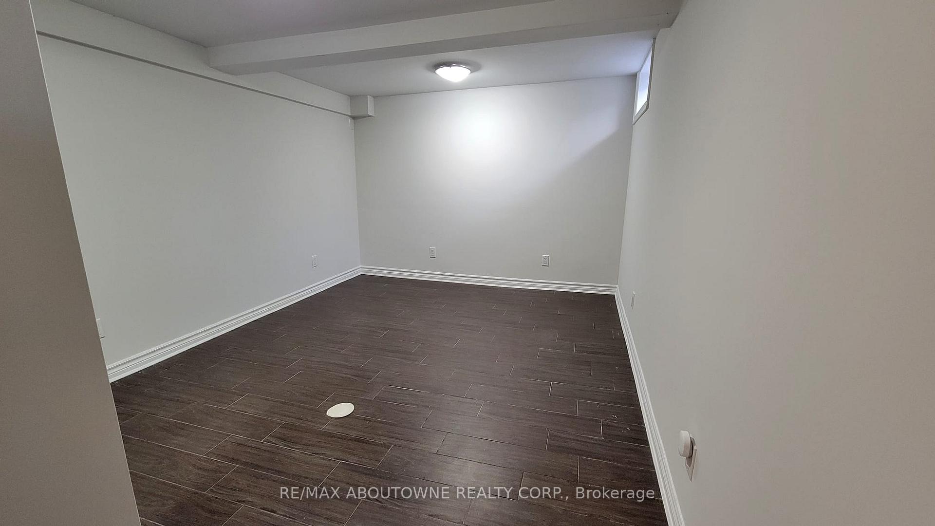 Photo 7 of 11 Mathewson Street, Vaughan, Maple — HOMEH