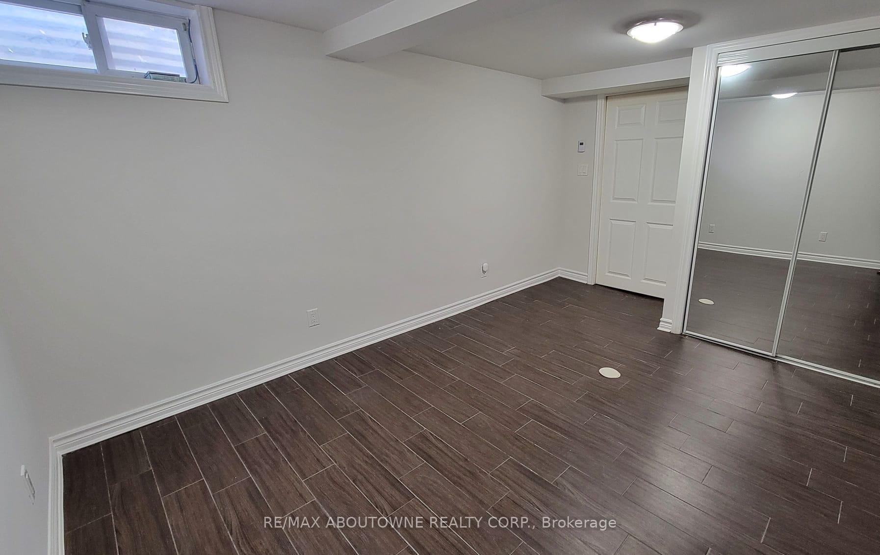 Photo 8 of 11 Mathewson Street, Vaughan, Maple — HOMEH