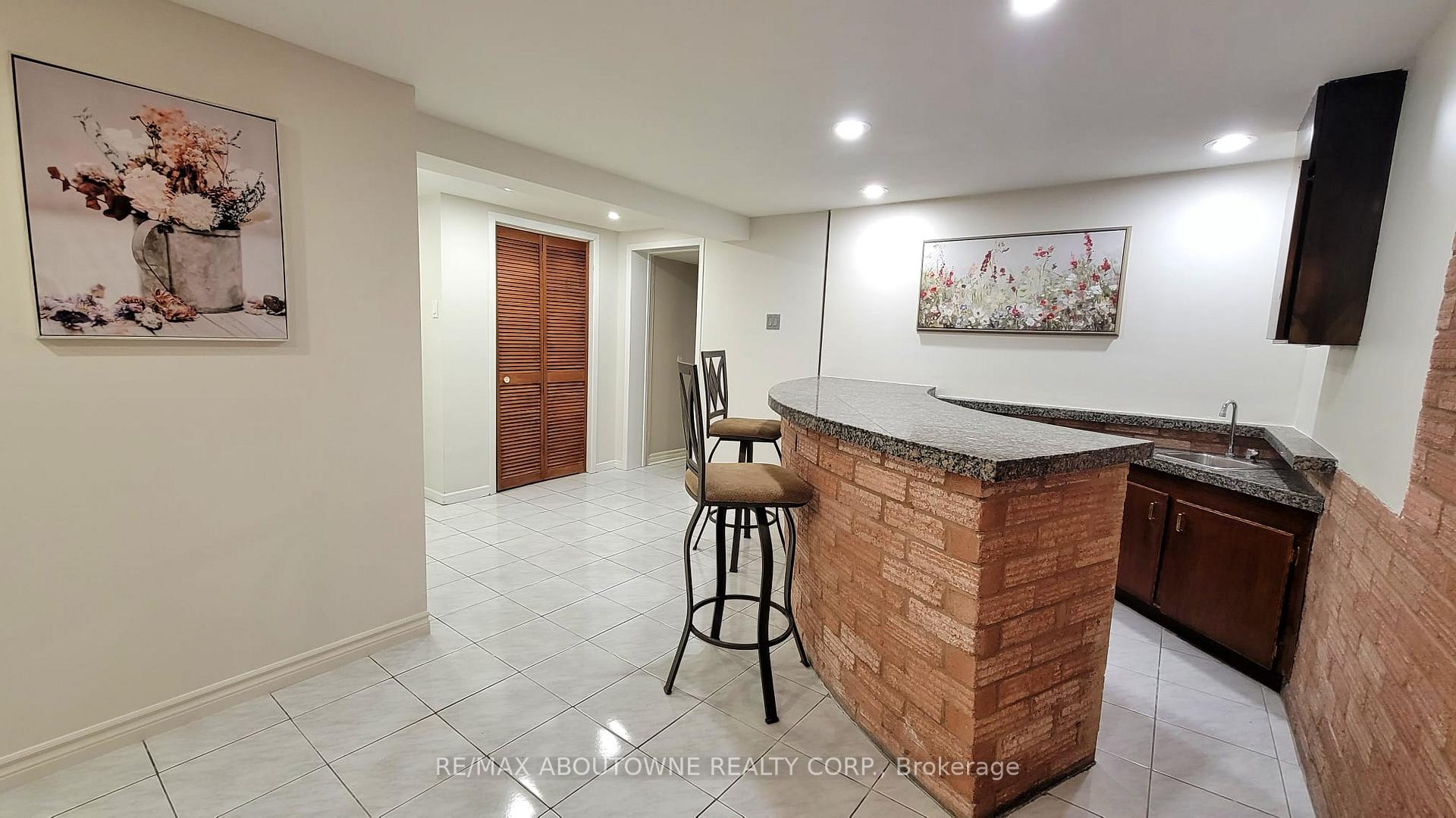 Photo 13 of 11 Mathewson Street, Vaughan, Maple — HOMEH