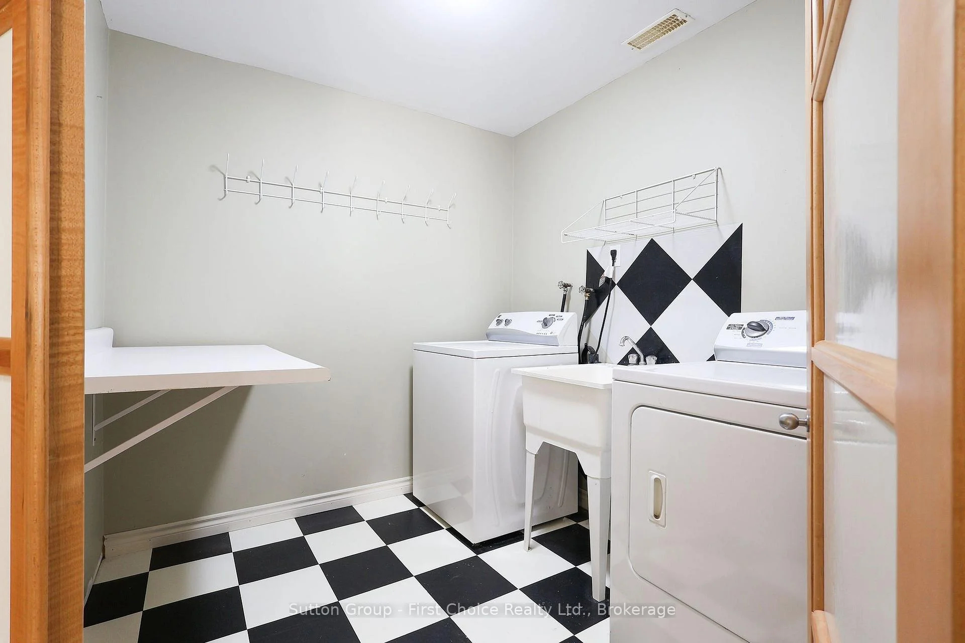 Photo 97 of 267 Norman Street, Stratford — HOMEH