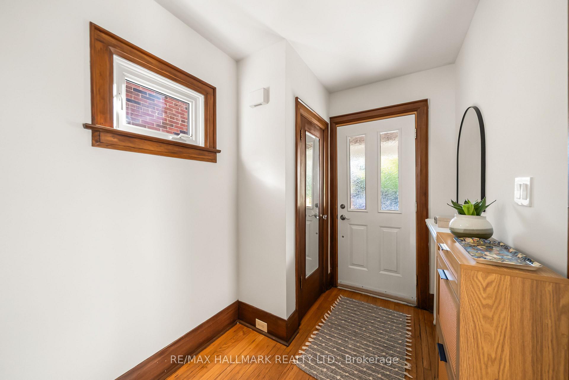 Photo 3 of 39 Thurston Road, Toronto, Mount Pleasant East — HOMEH
