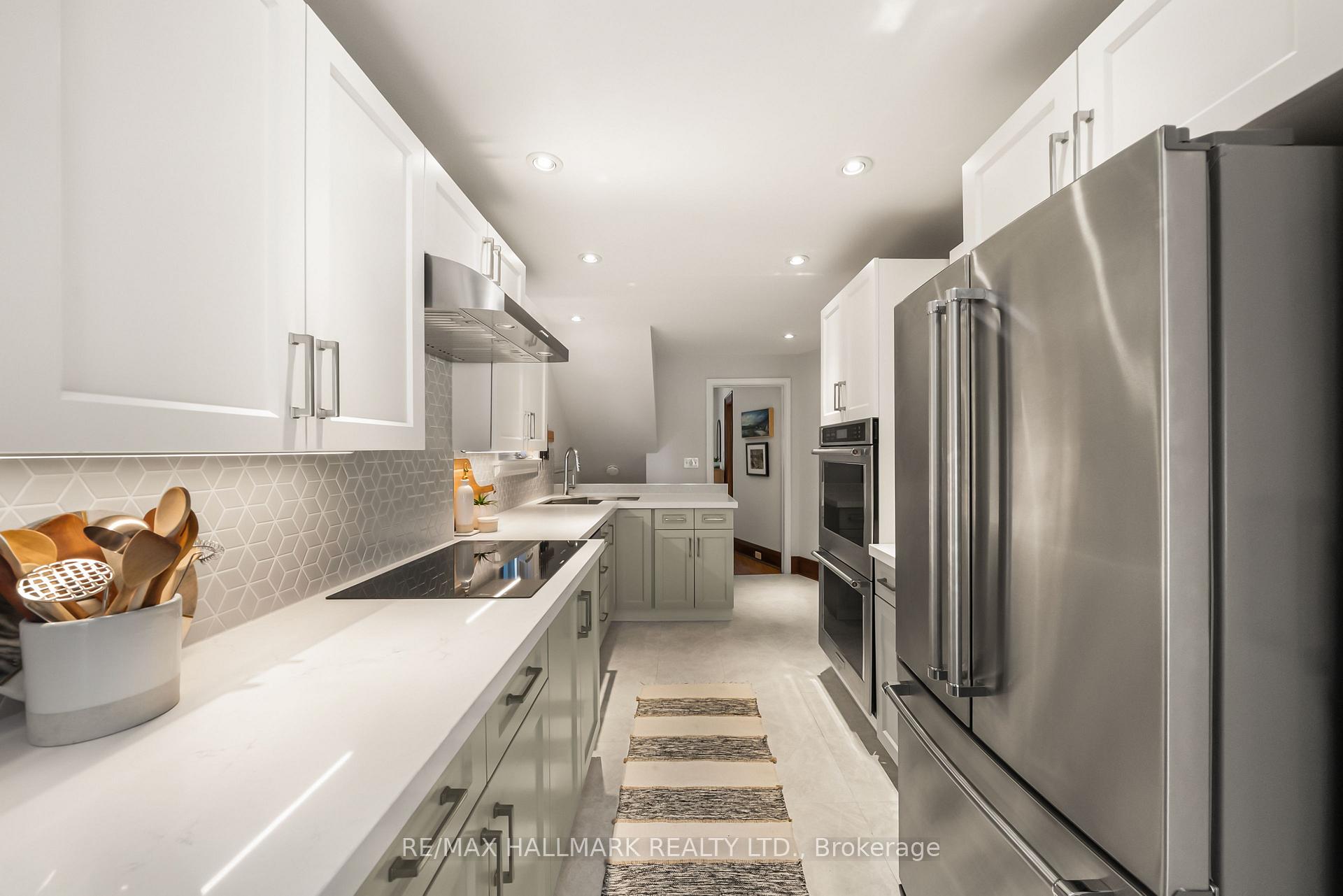 Photo 11 of 39 Thurston Road, Toronto, Mount Pleasant East — HOMEH