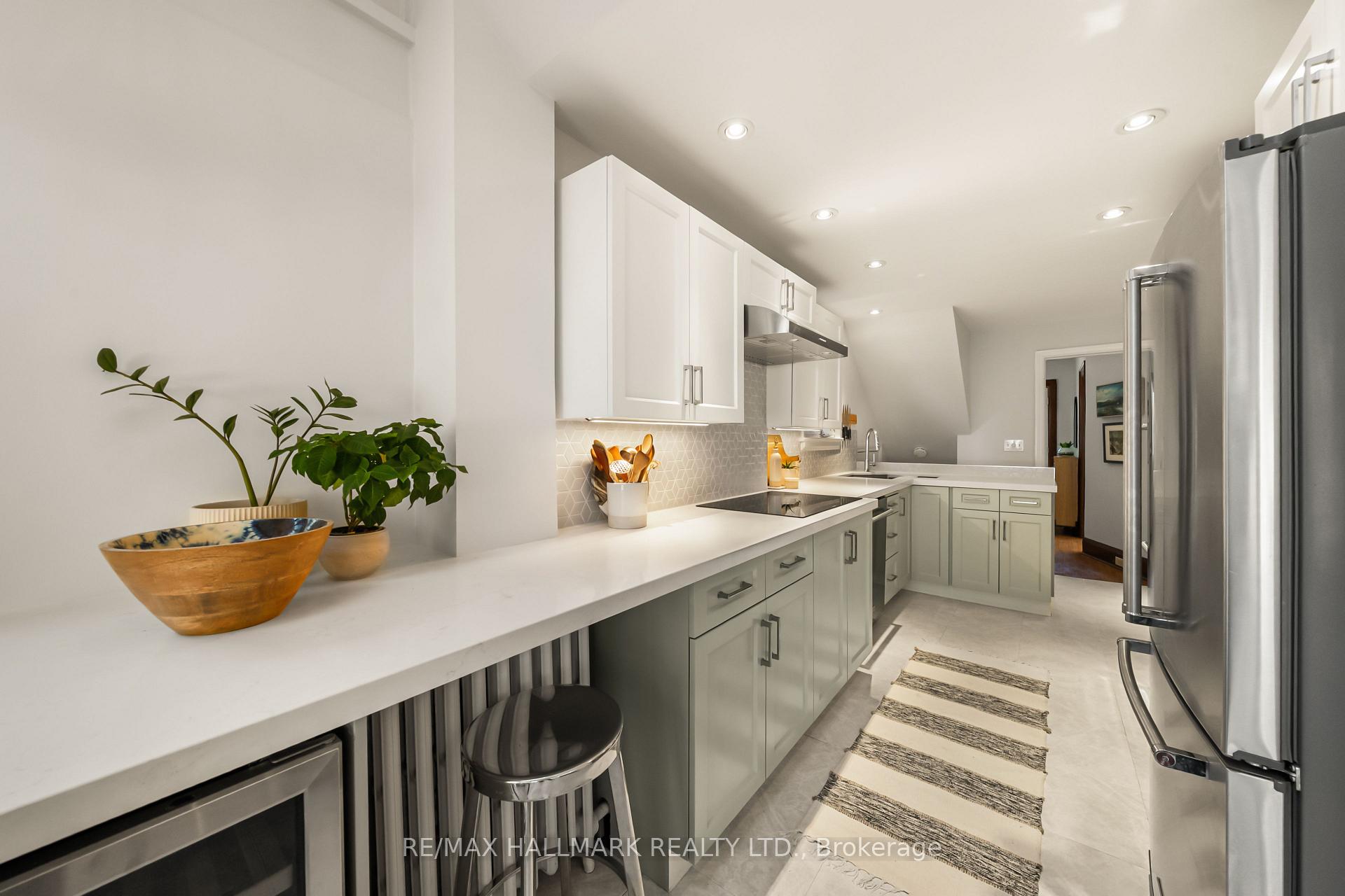 Photo 12 of 39 Thurston Road, Toronto, Mount Pleasant East — HOMEH