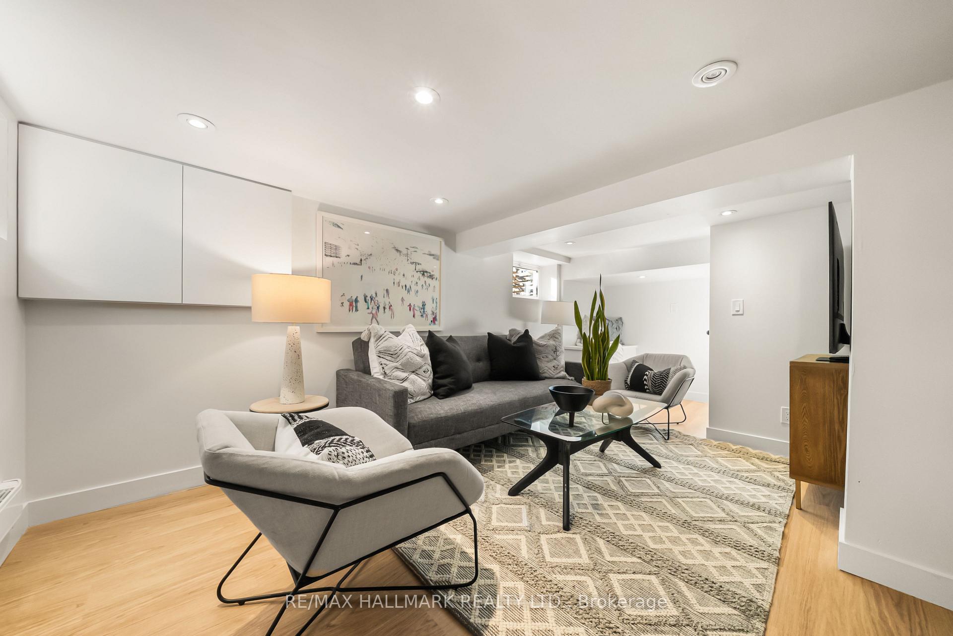 Photo 30 of 39 Thurston Road, Toronto, Mount Pleasant East — HOMEH