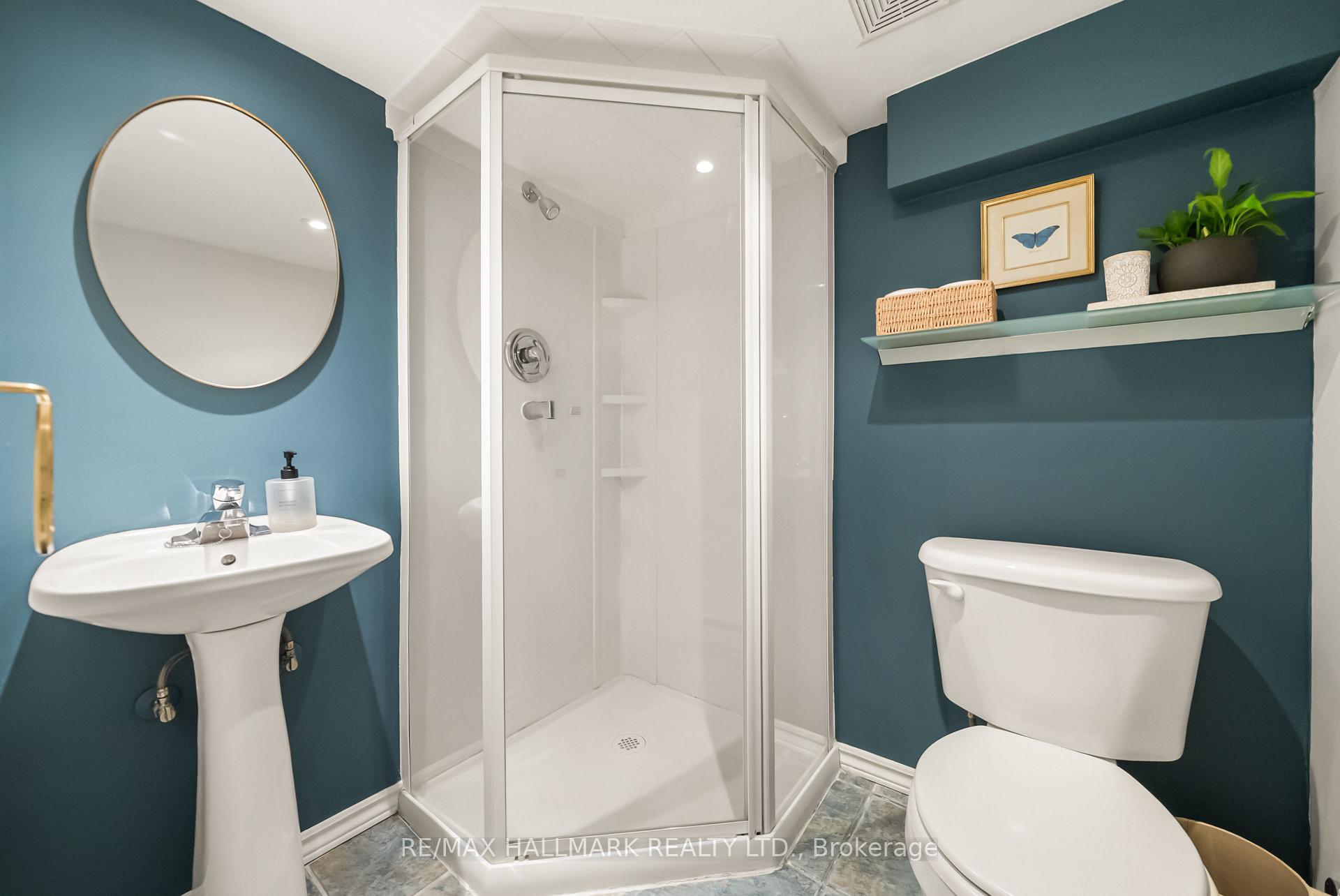 Photo 32 of 39 Thurston Road, Toronto, Mount Pleasant East — HOMEH