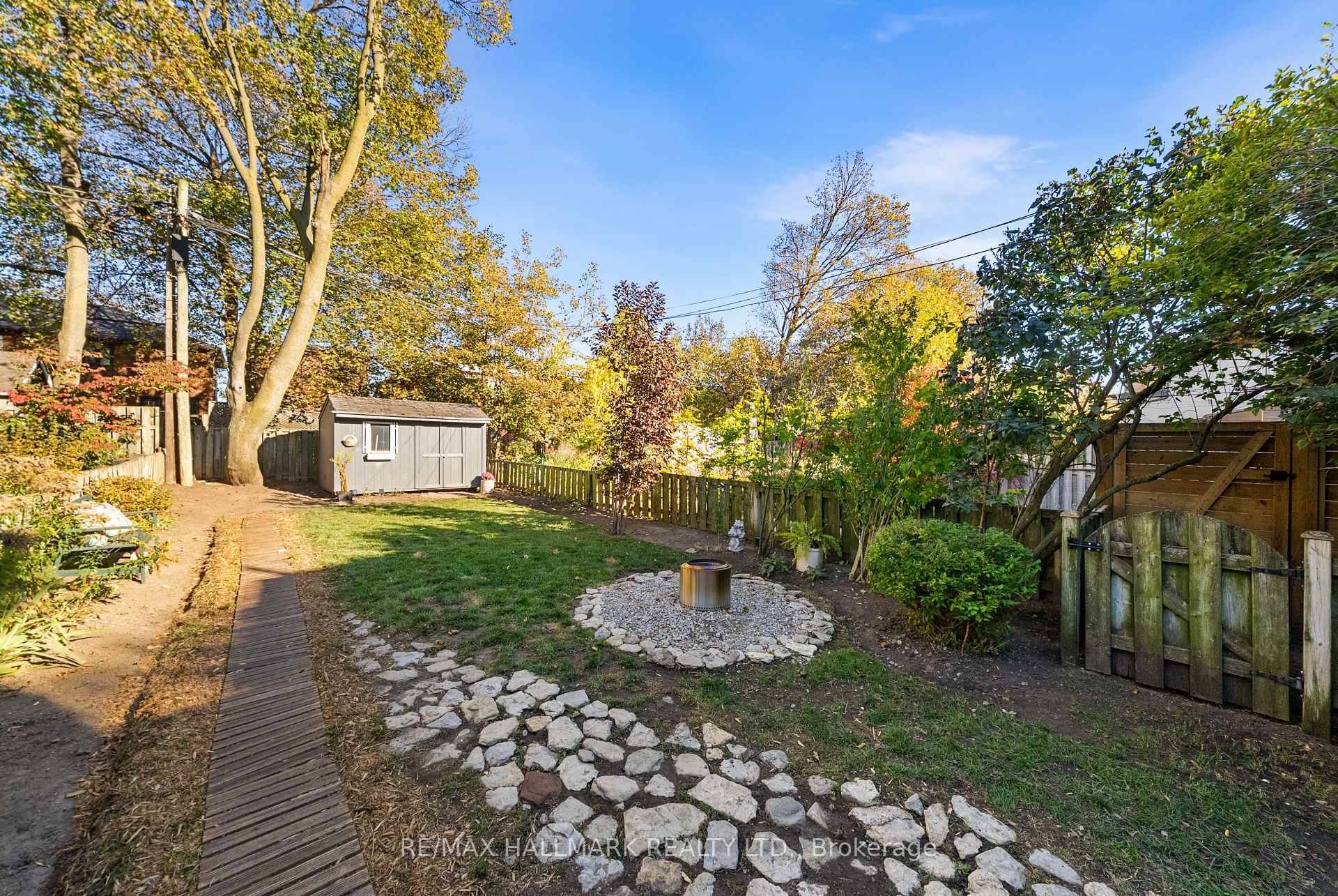 Photo 38 of 39 Thurston Road, Toronto, Mount Pleasant East — HOMEH