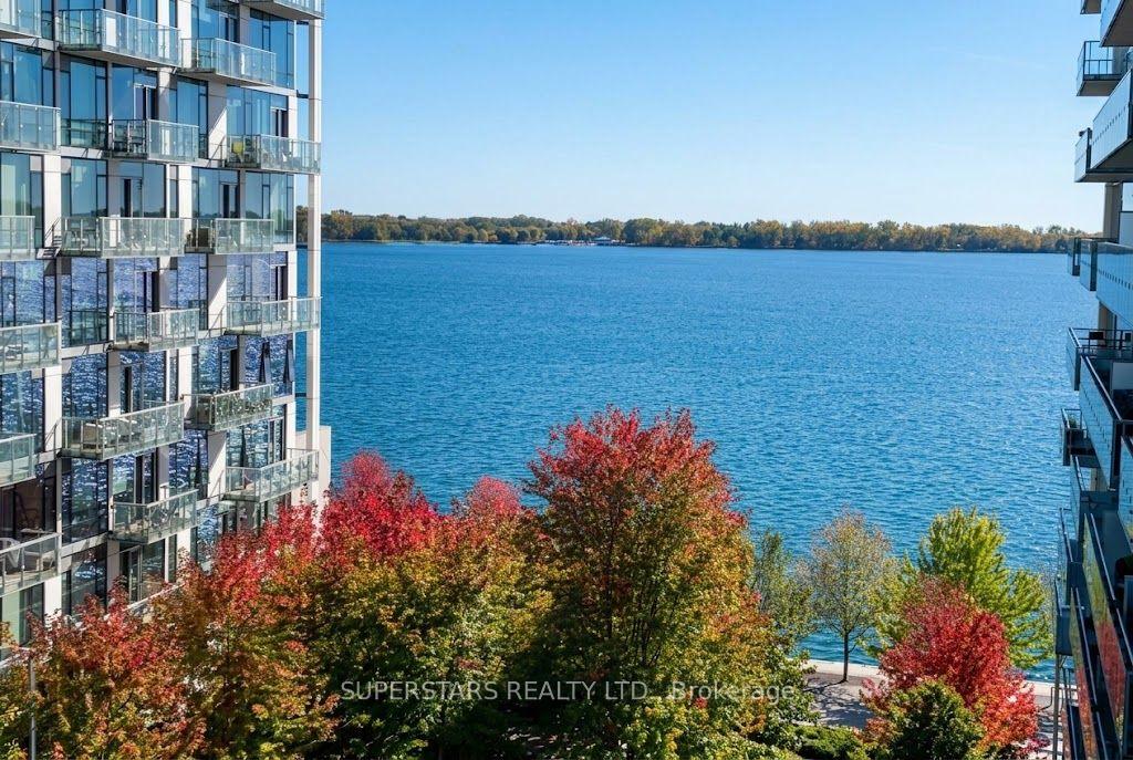 Photo of Unit 821, 39 Queens Quay E
