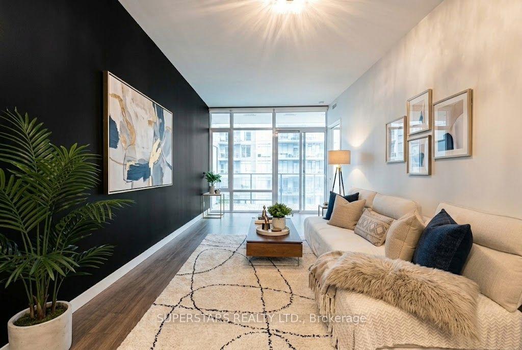Photo 4 of Unit 821, 39 Queens Quay E, Toronto, Waterfront Communities — HOMEH