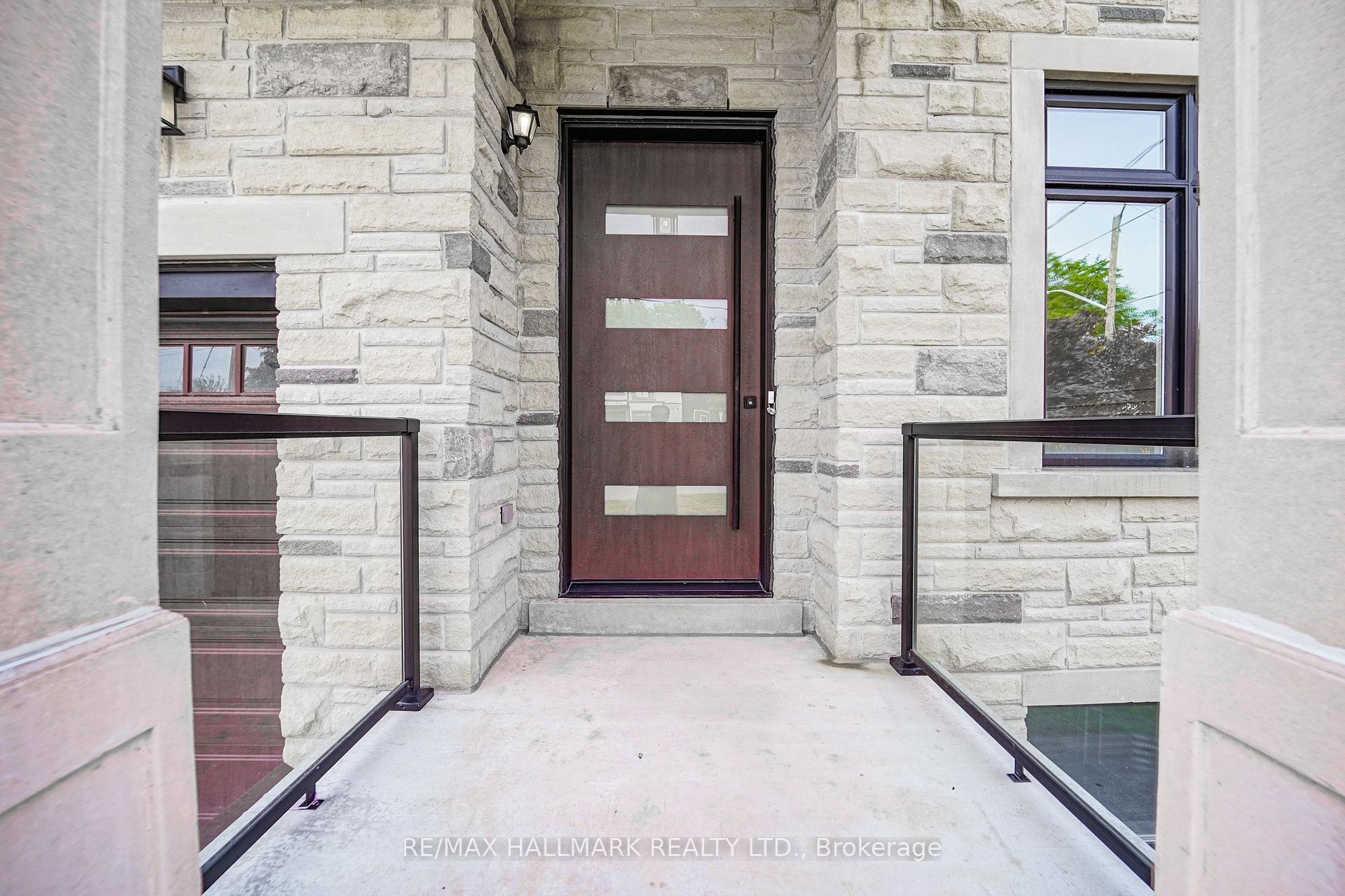 Photo 4 of 27 Sundridge Drive, Scarborough, Clairlea-Birchmount — HOMEH