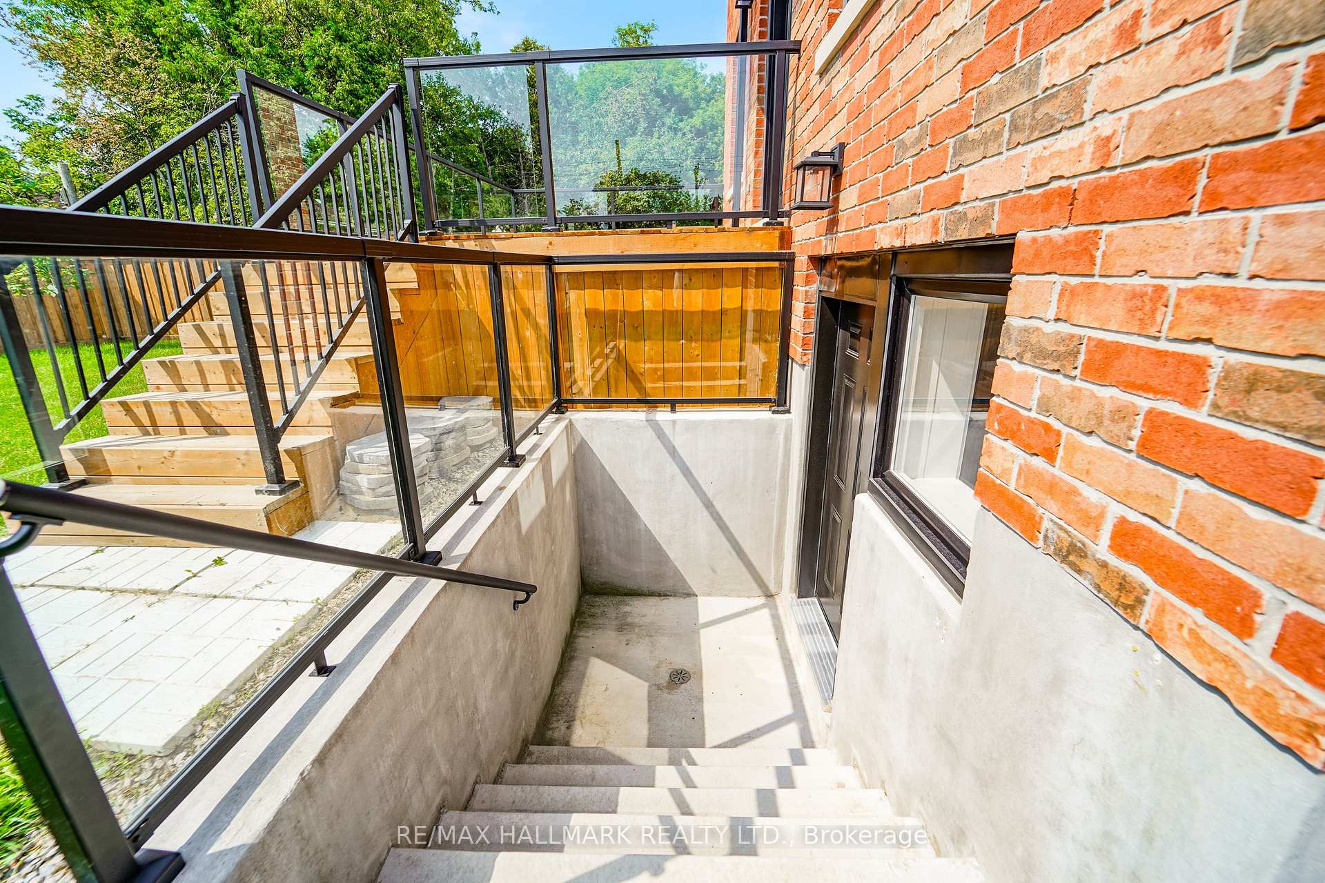 Photo 49 of 27 Sundridge Drive, Scarborough, Clairlea-Birchmount — HOMEH